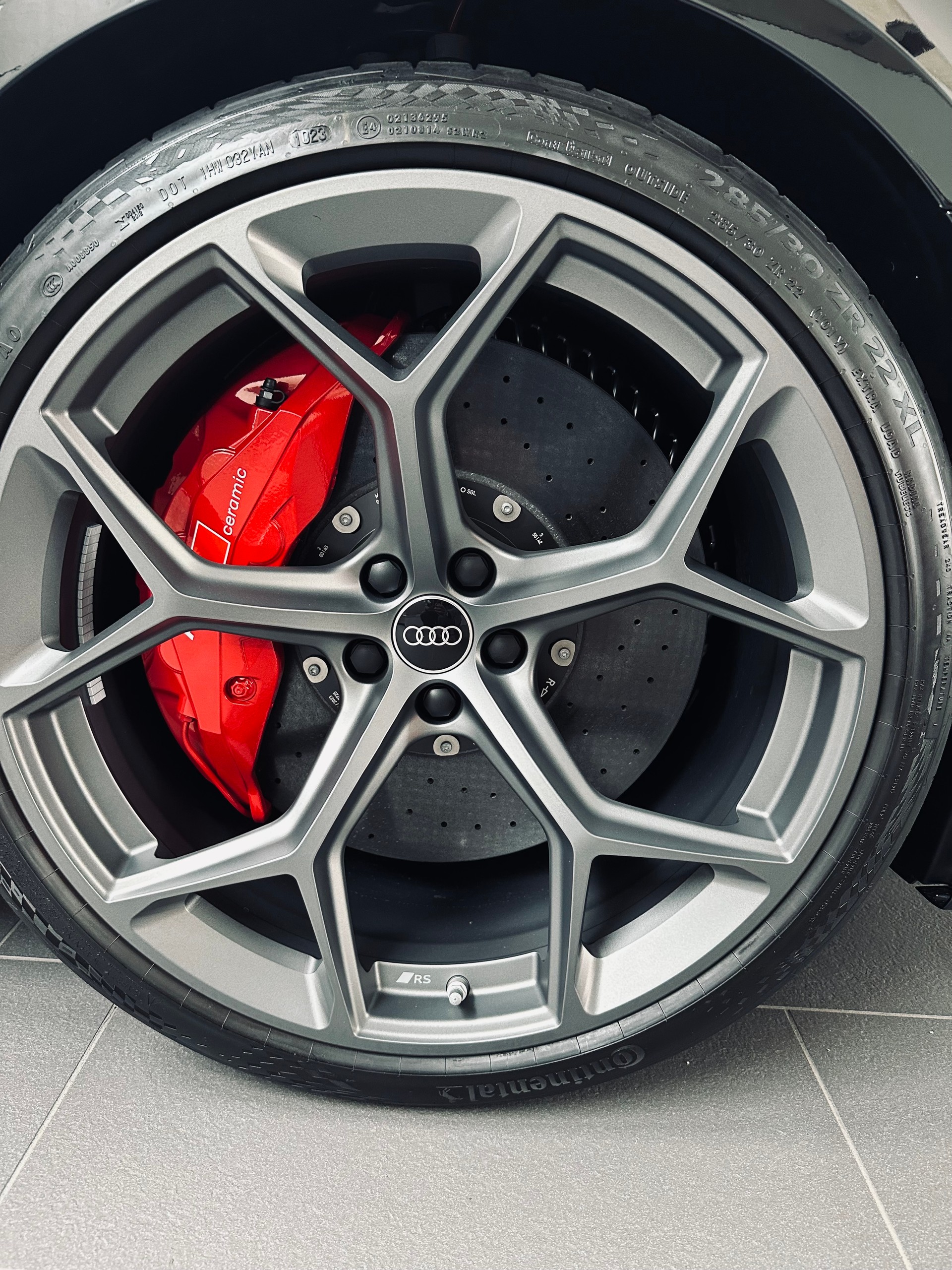 AUDI 4.0 V8 TFSI performance quattro T-Tronic-image-2