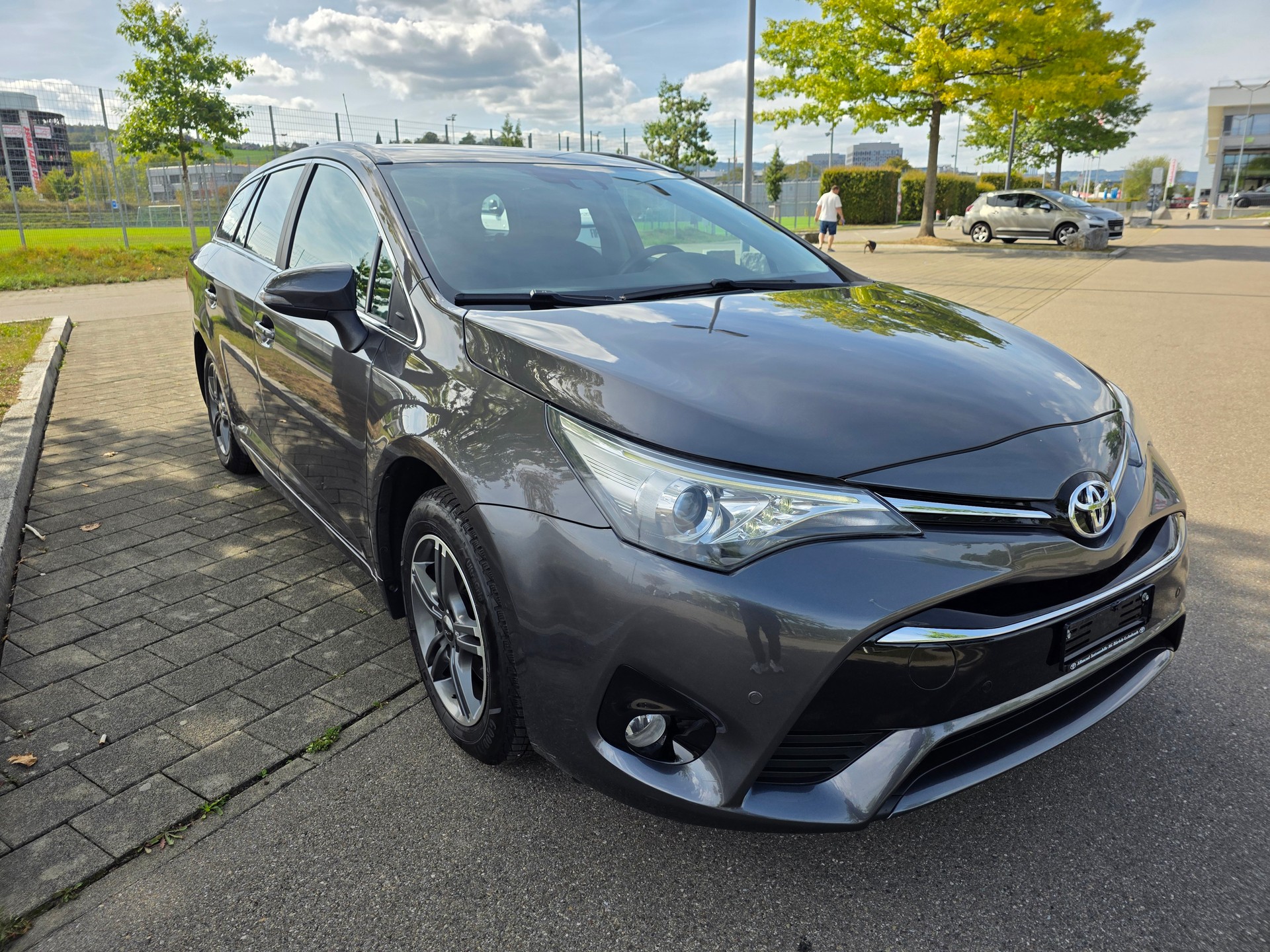 TOYOTA Avensis Touring Sports 1.8 Luna MultidriveS-image-4