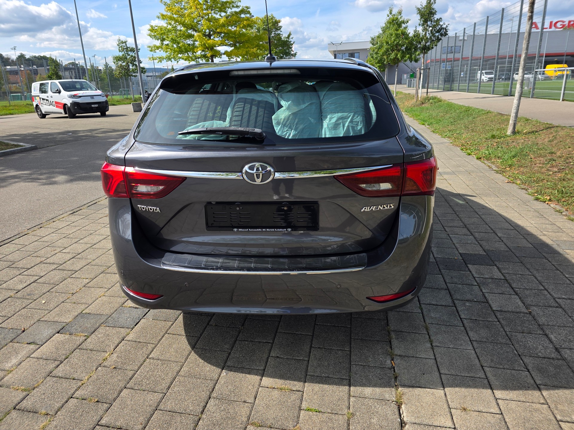 TOYOTA Avensis Touring Sports 1.8 Luna MultidriveS-image-13