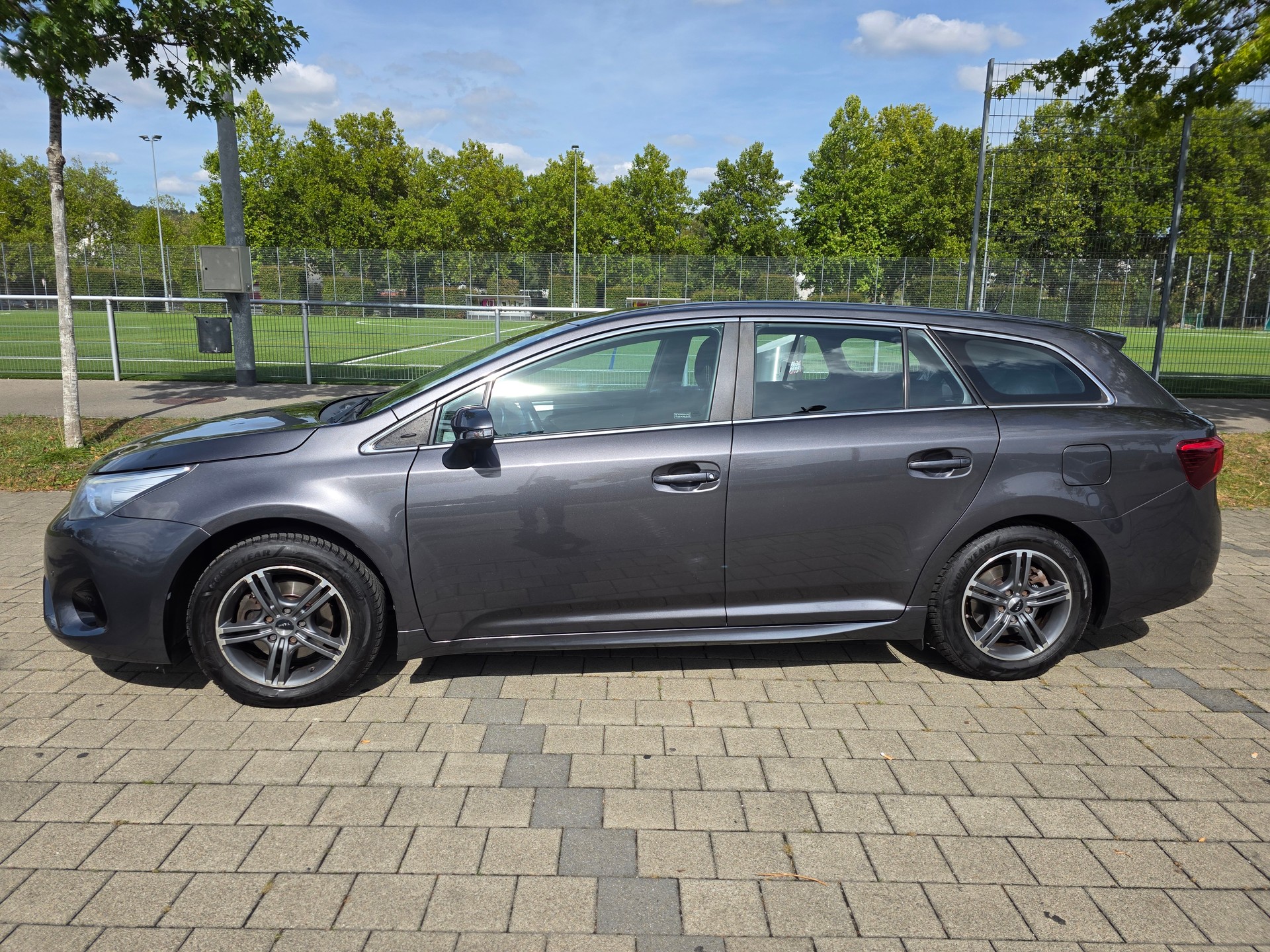 TOYOTA Avensis Touring Sports 1.8 Luna MultidriveS-image-9