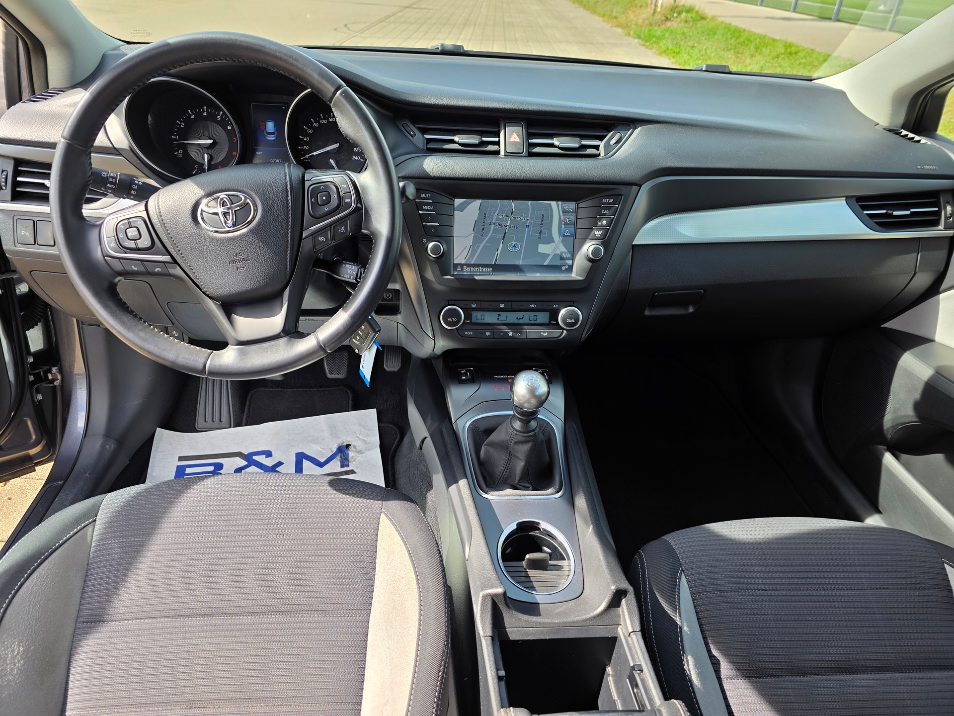 TOYOTA Avensis Touring Sports 1.8 Luna MultidriveS-image-18