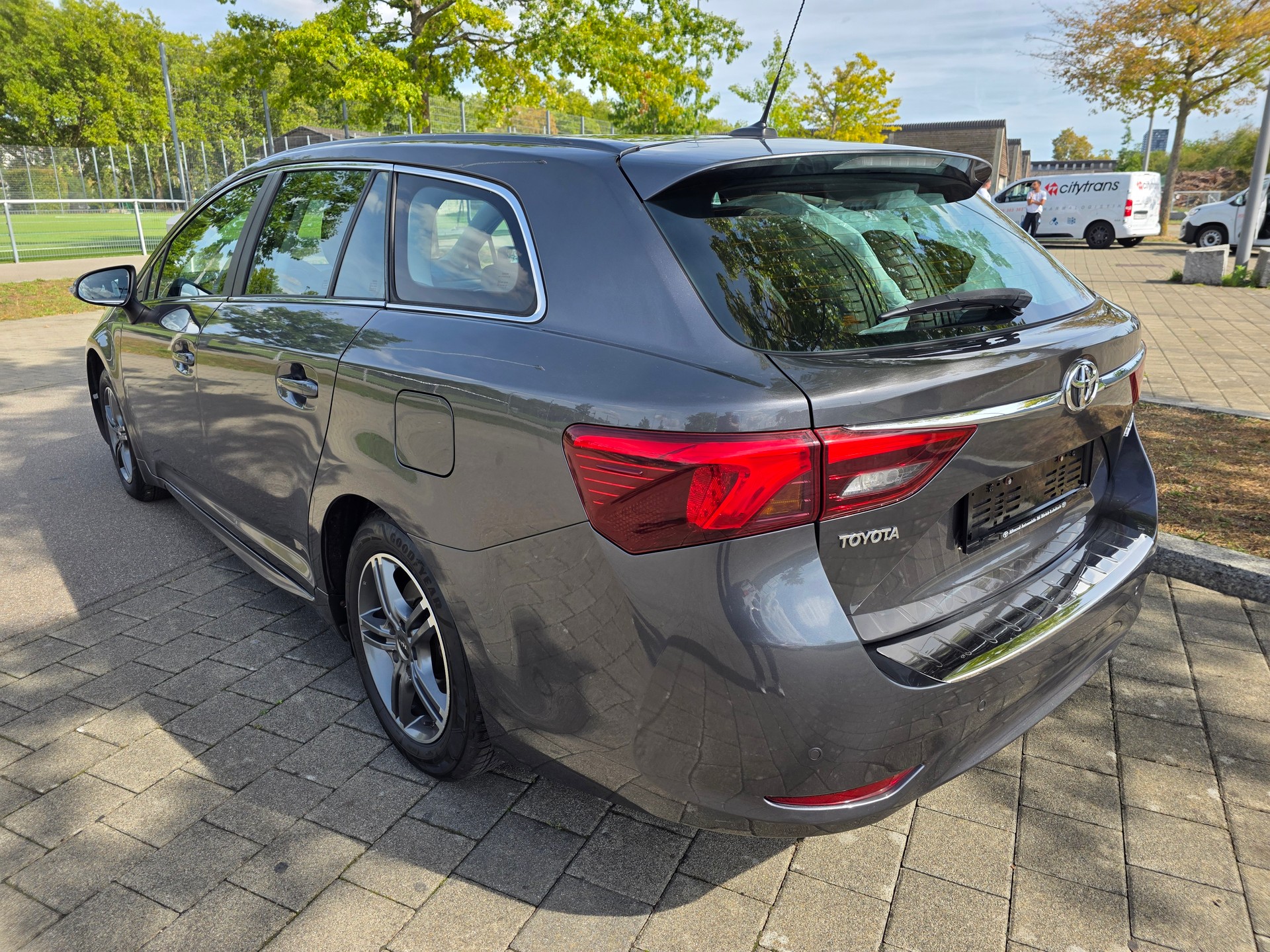 TOYOTA Avensis Touring Sports 1.8 Luna MultidriveS-image-2