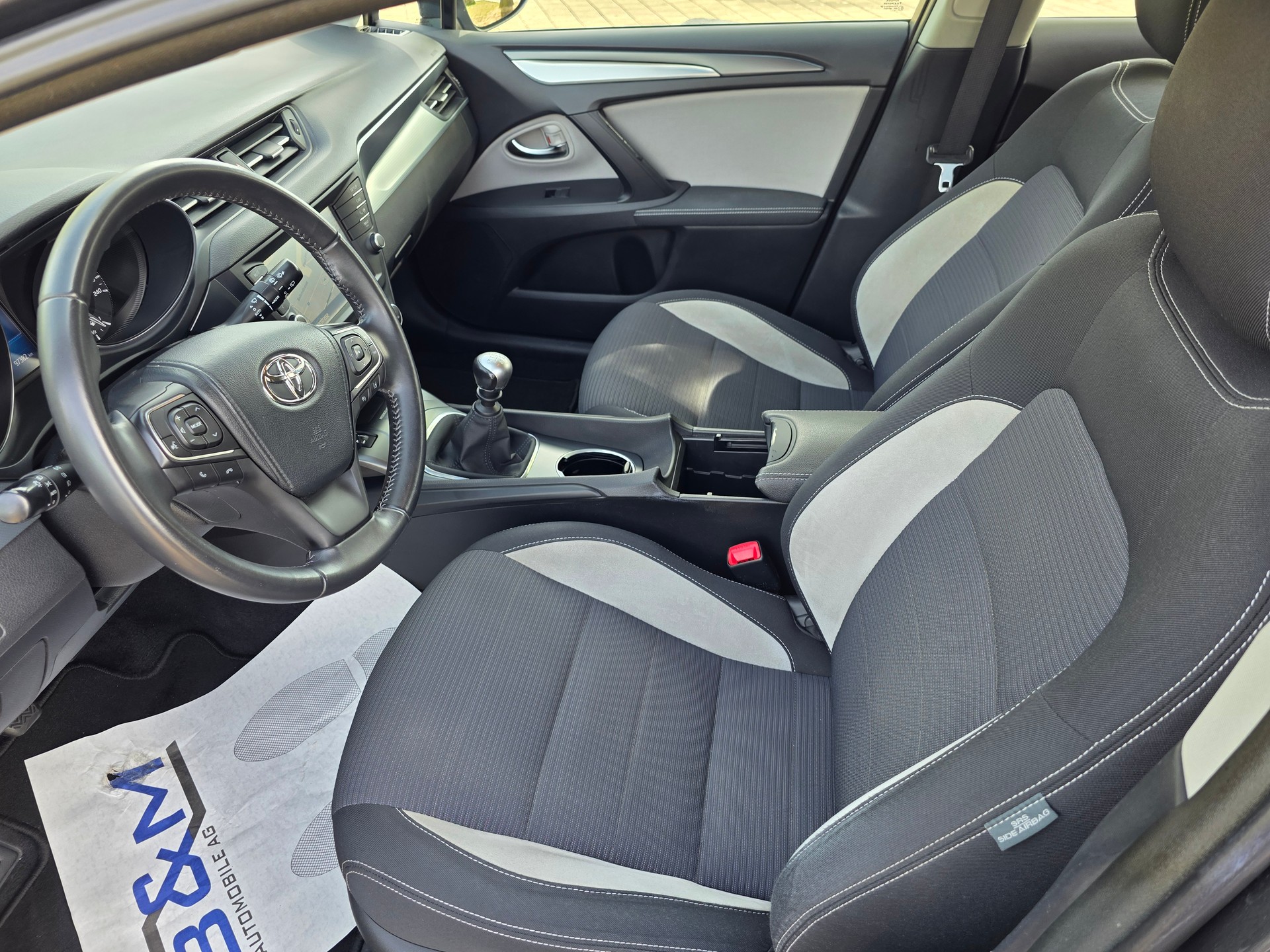 TOYOTA Avensis Touring Sports 1.8 Luna MultidriveS-image-19