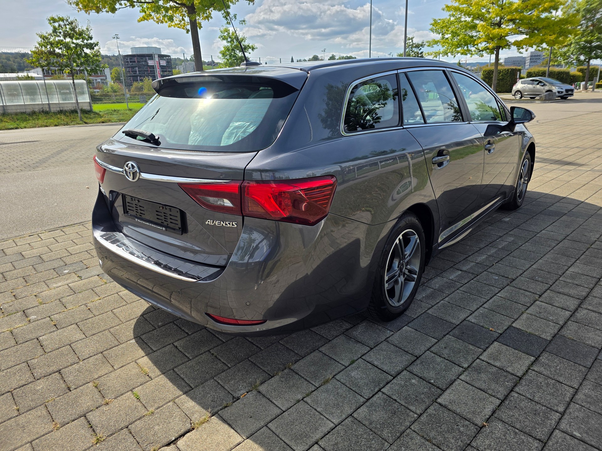 TOYOTA Avensis Touring Sports 1.8 Luna MultidriveS-image-12