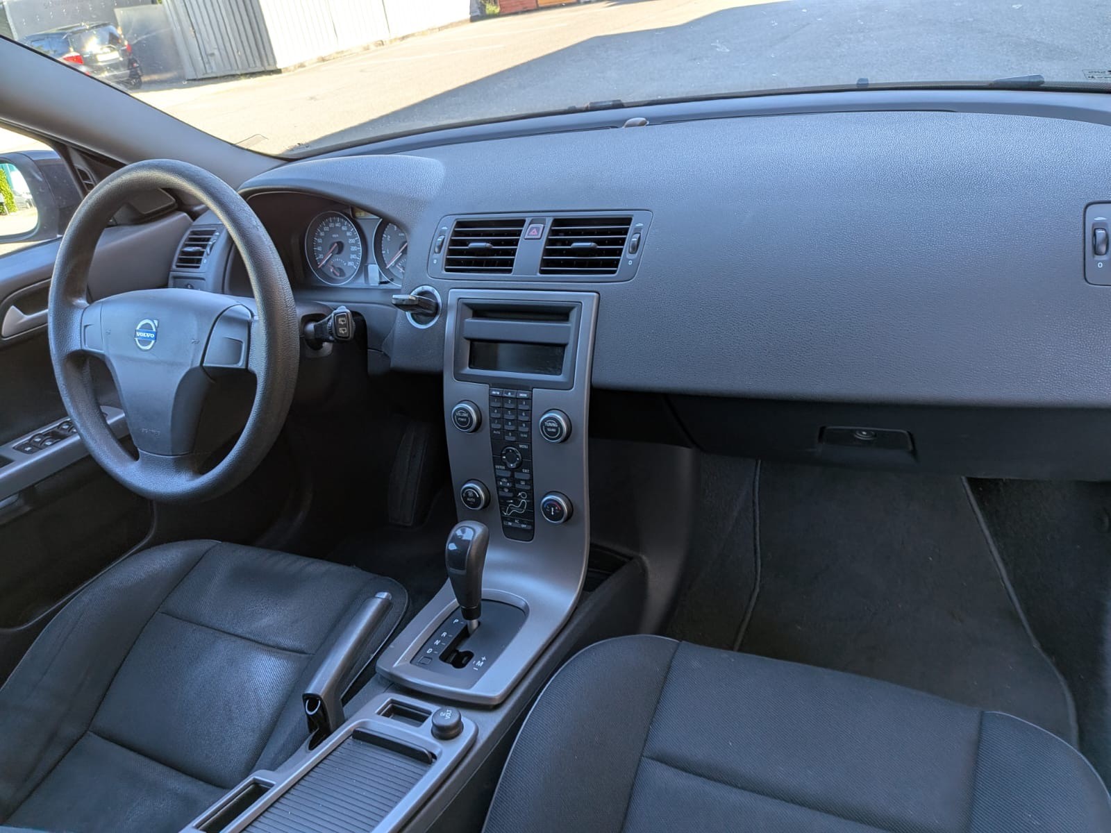 VOLVO V50 2.4-image-8