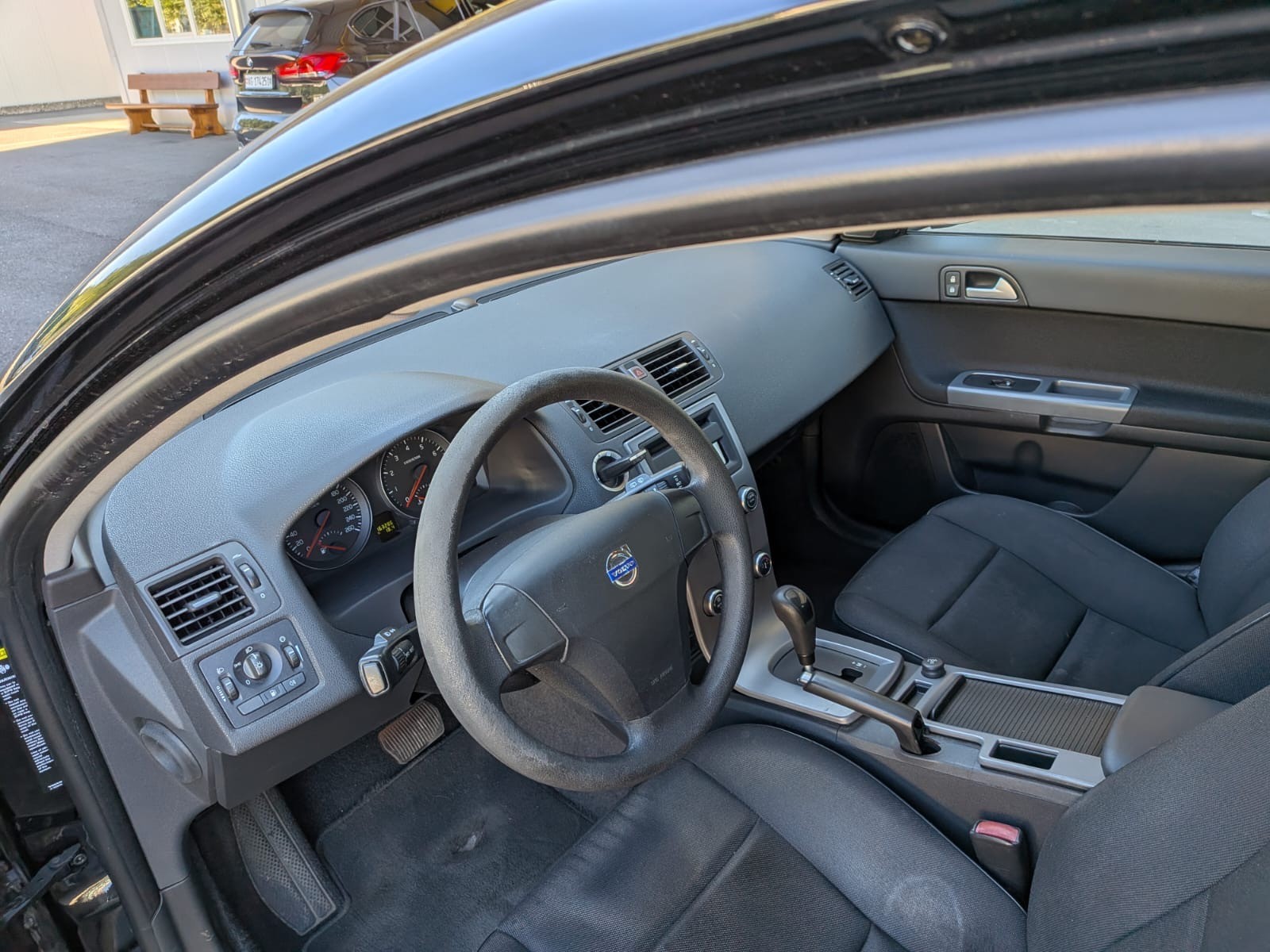 VOLVO V50 2.4-image-6