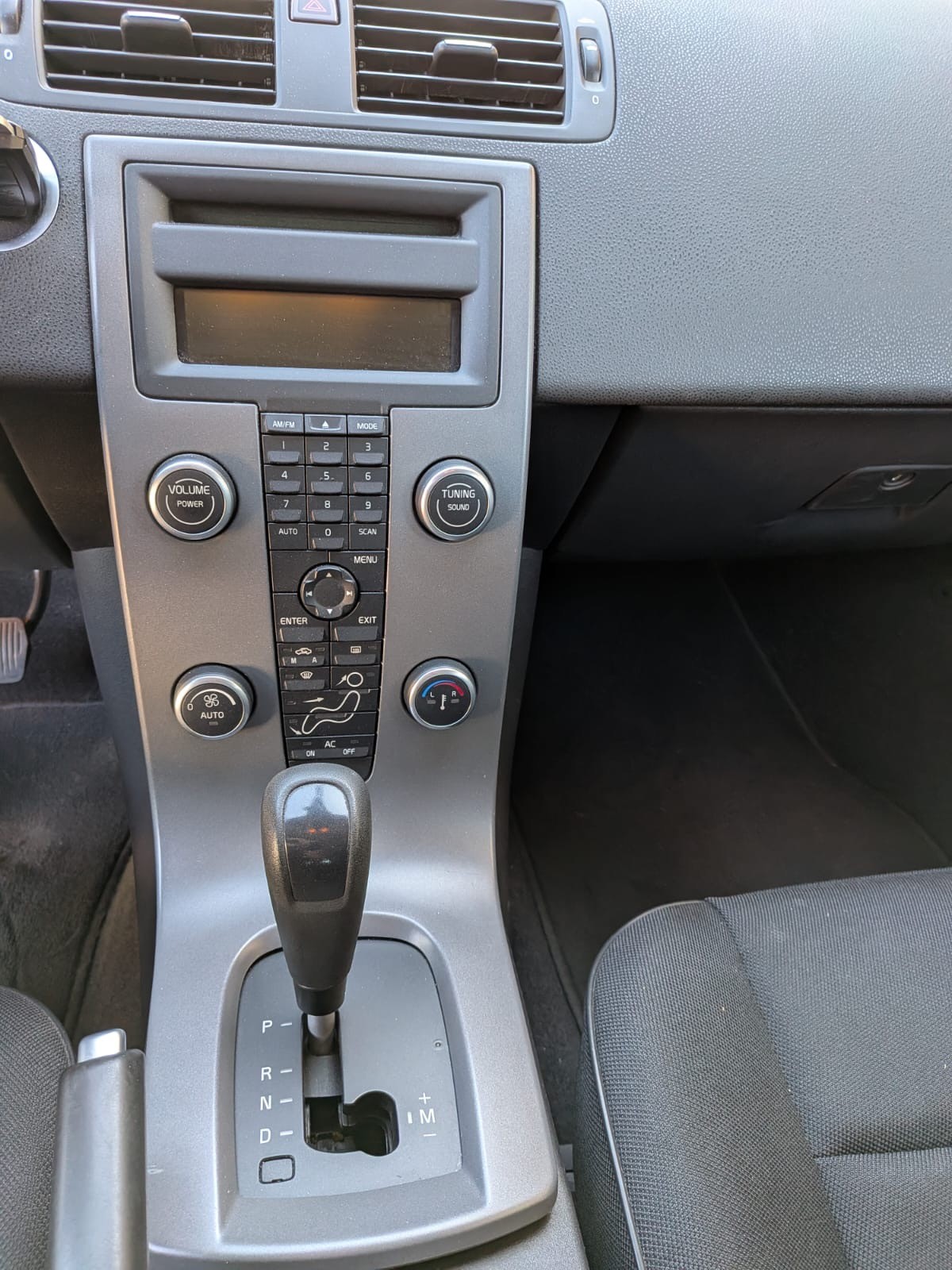 VOLVO V50 2.4-image-11