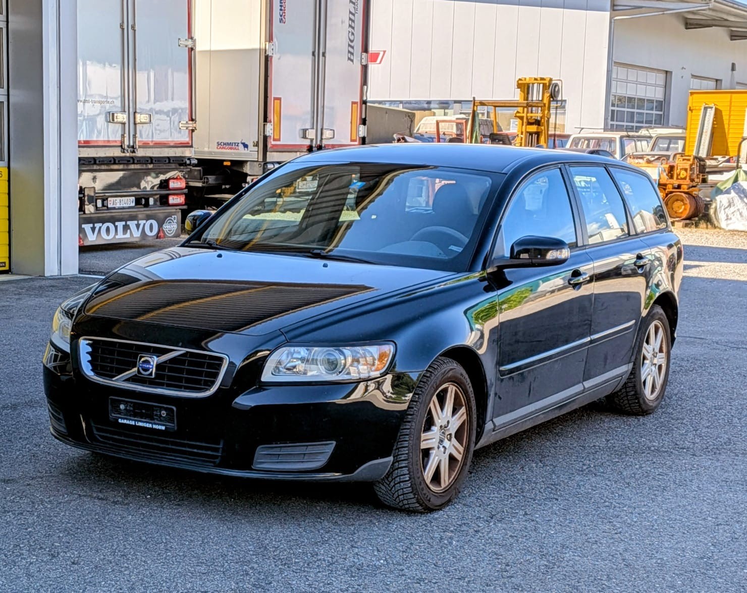 VOLVO V50 2.4-image-0