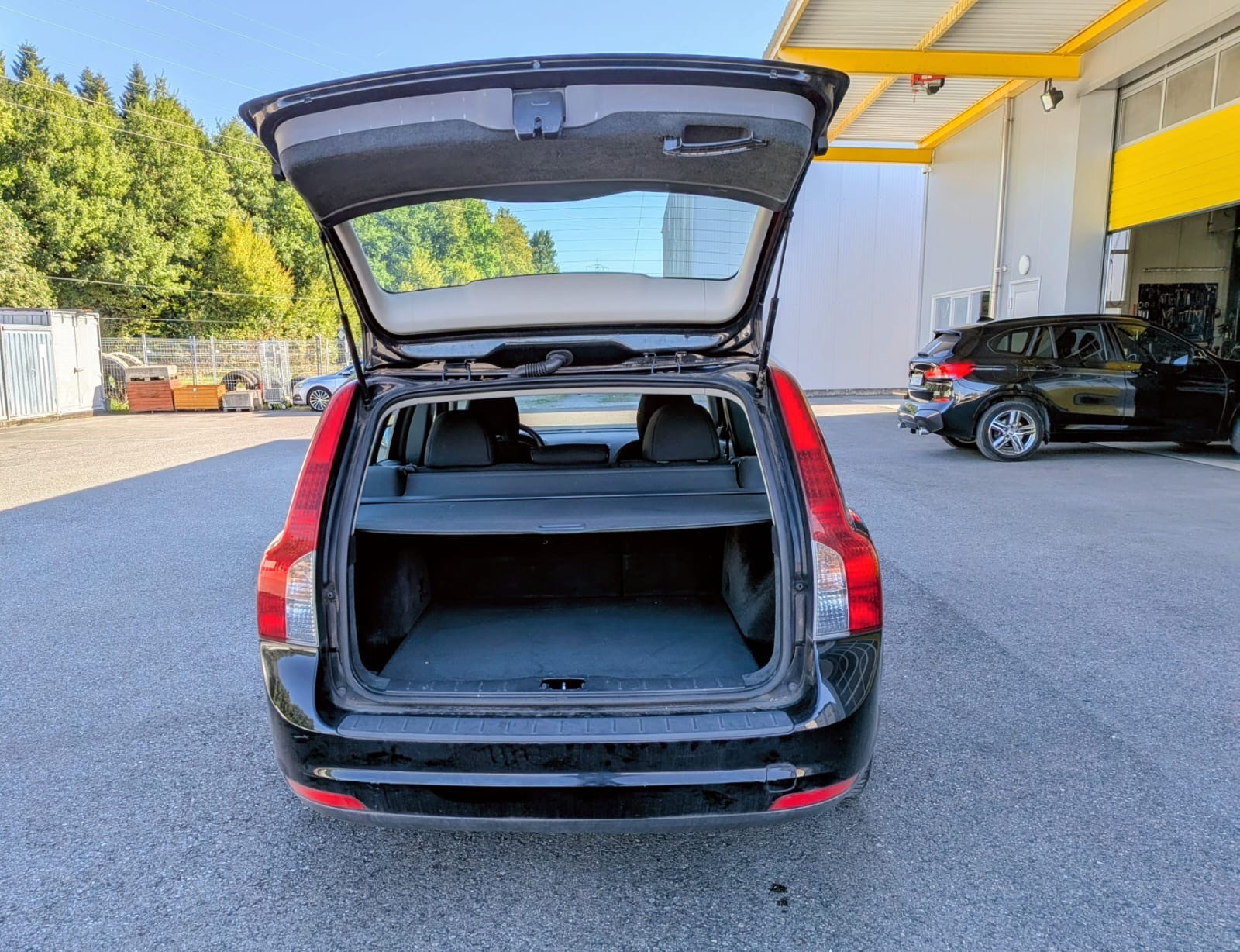 VOLVO V50 2.4-image-12