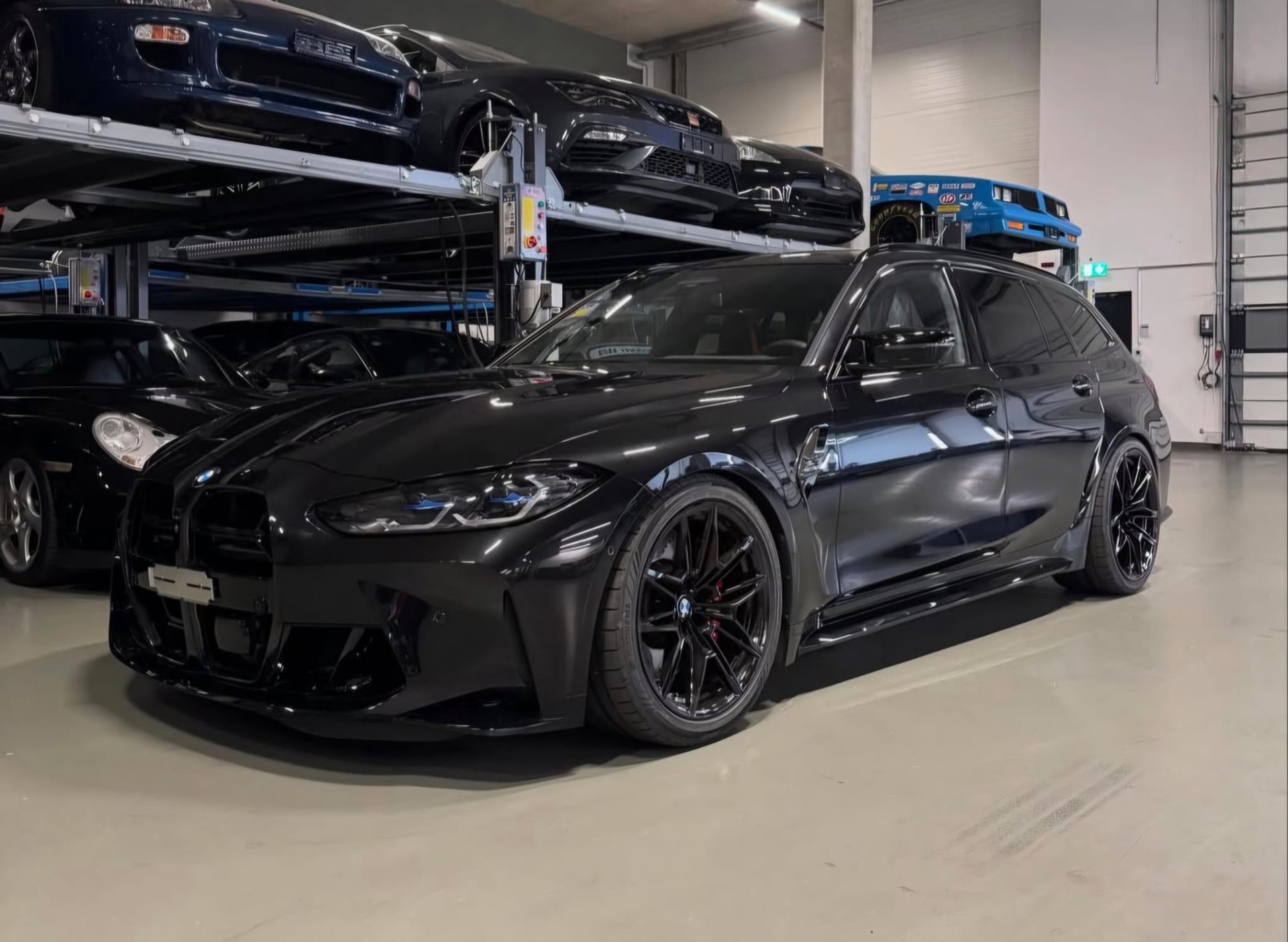 BMW M3 Touring xDrive Competition M *baquets carbone*-image-1