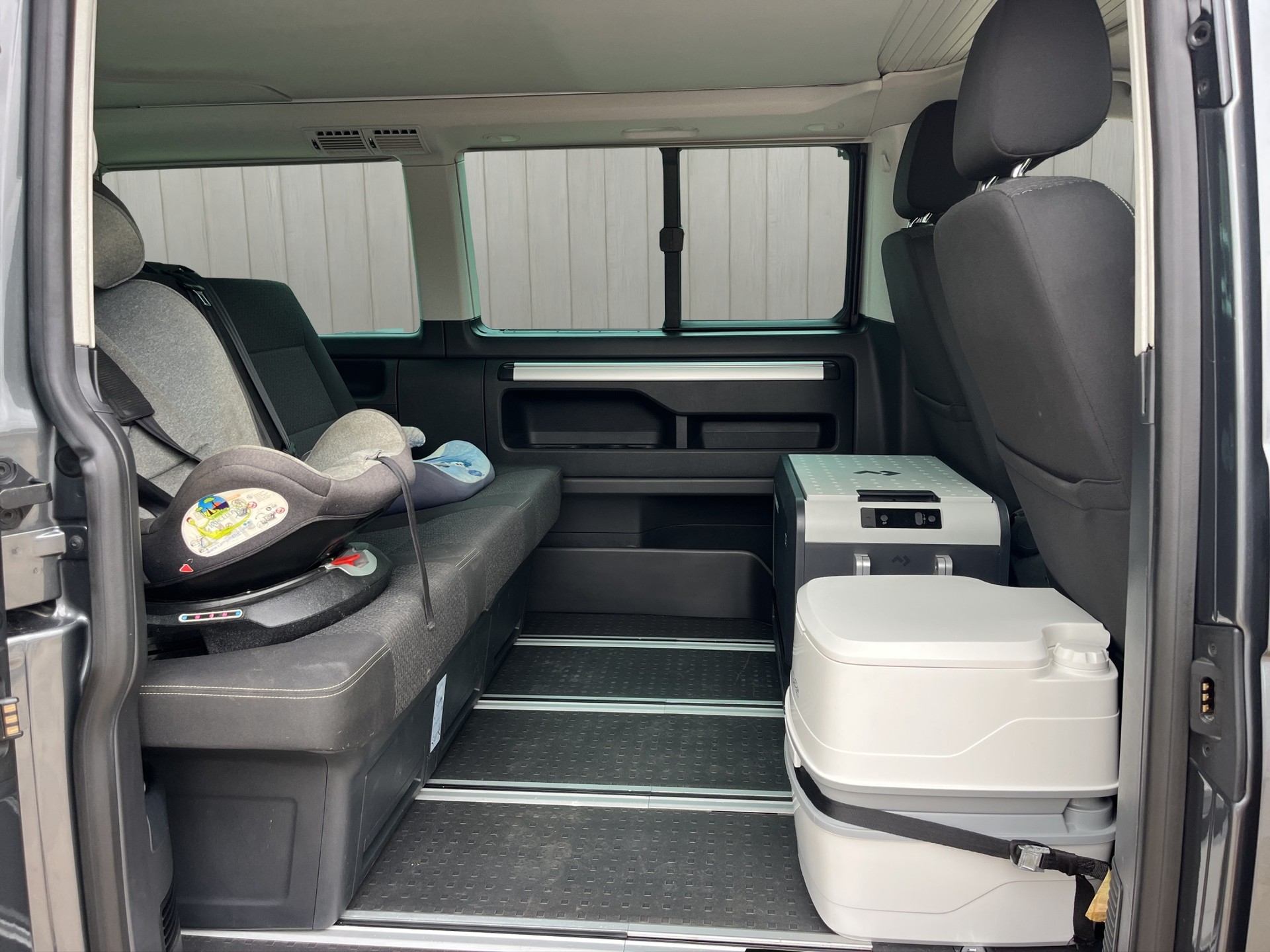 VW T6 California 2.0 TDI Beach Liberty 4Motion DSG 7 Places-image-14
