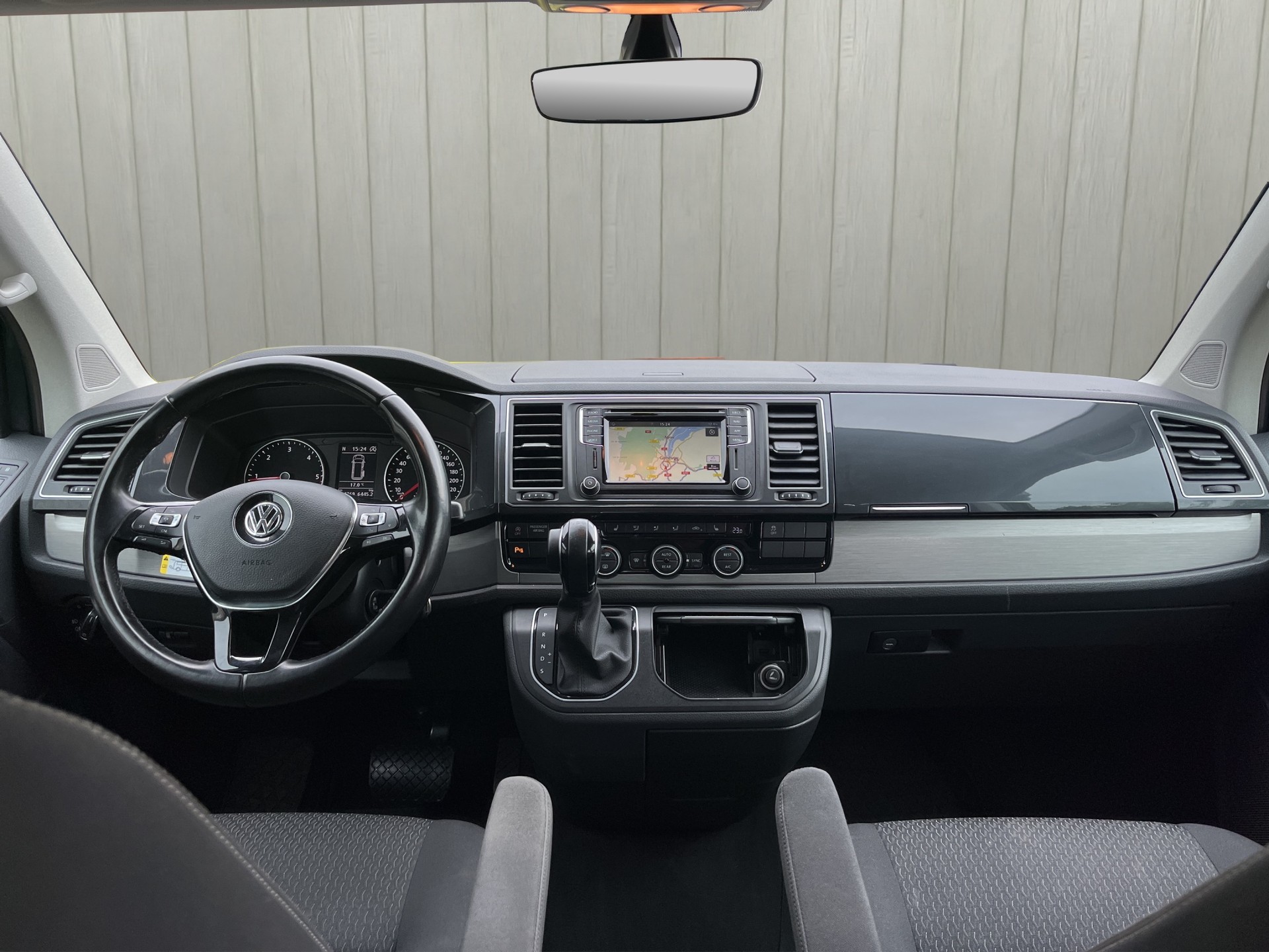VW T6 California 2.0 TDI Beach Liberty 4Motion DSG 7 Places-image-10