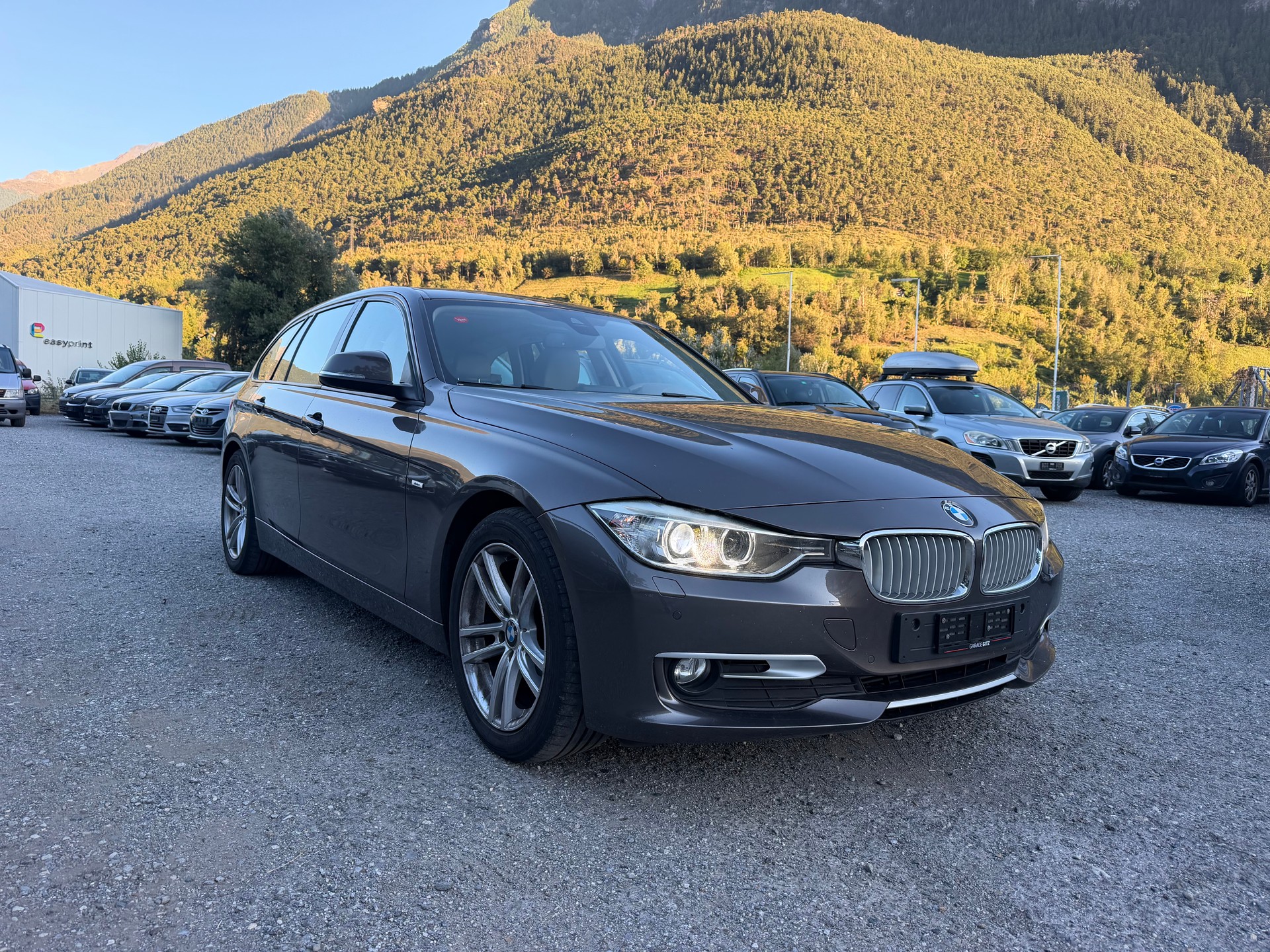 BMW 318d Touring Modern Line Steptronic-image-3
