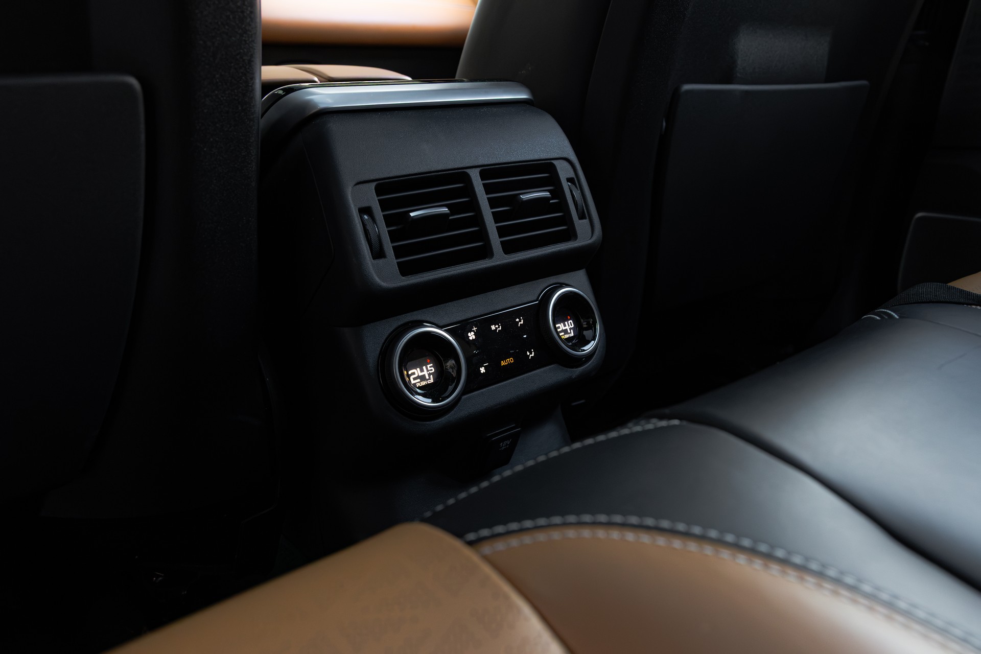 LAND ROVER Range Rover Velar R-Dynamic D 300 SE Automatic-image-10