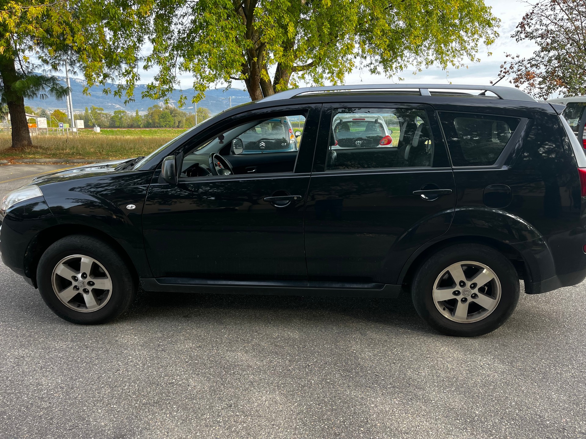 PEUGEOT 4007 2.2 HDi Platinum Edition-image-5