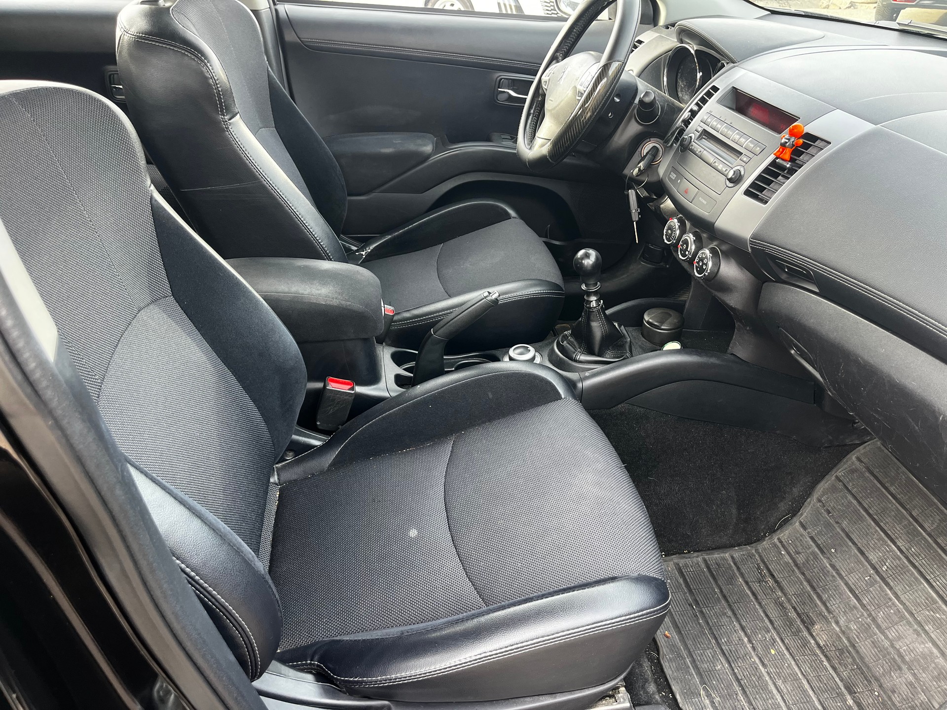 PEUGEOT 4007 2.2 HDi Platinum Edition-image-10