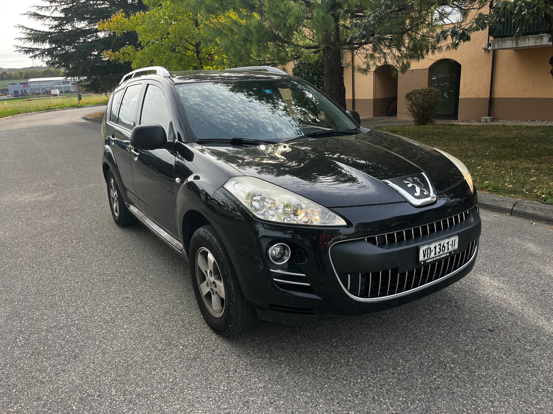 PEUGEOT 4007 2.2 HDi Platinum Edition-image-0