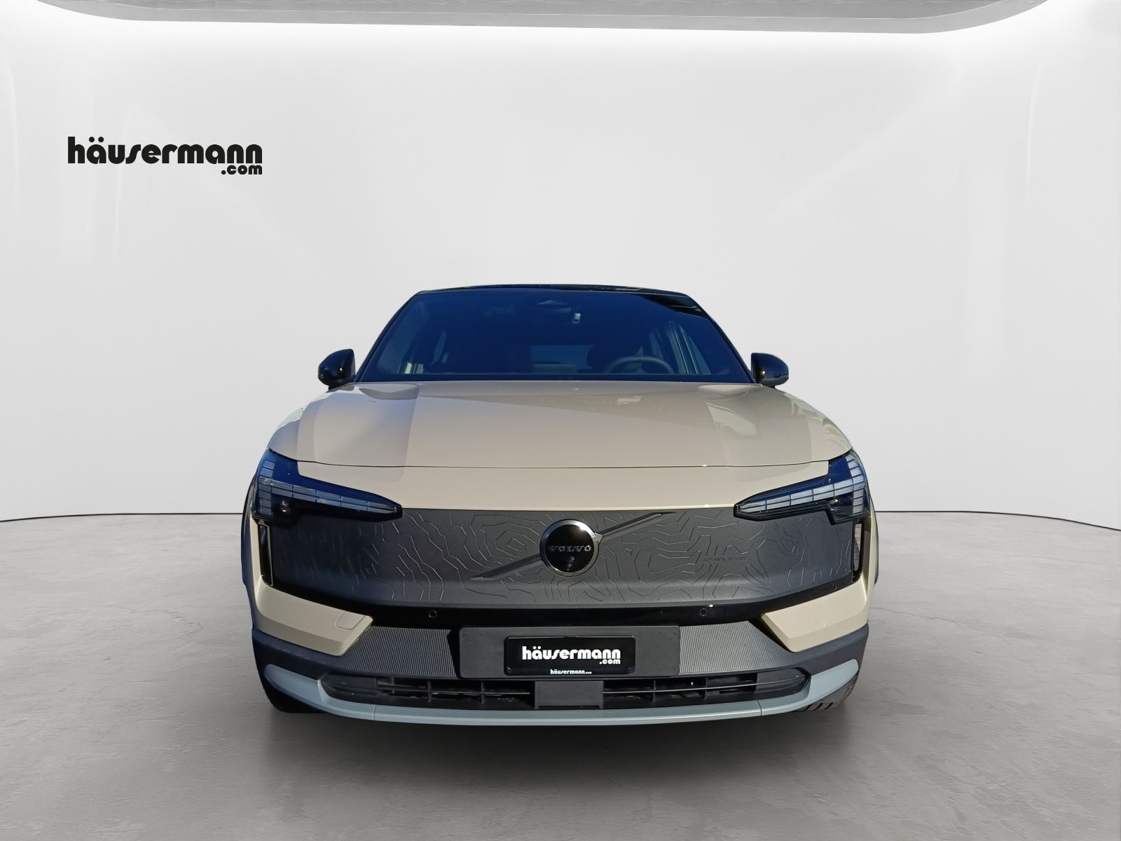 VOLVO EX30 CC P8 Ultra AWD-image-1