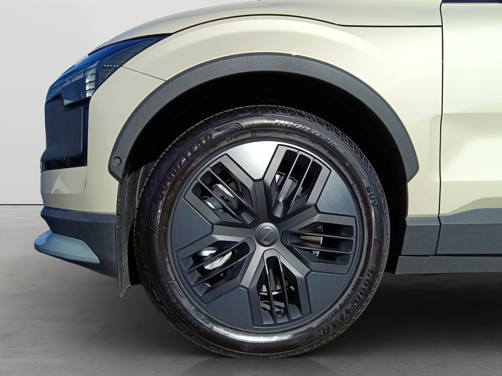 VOLVO EX30 CC P8 Ultra AWD-image-15