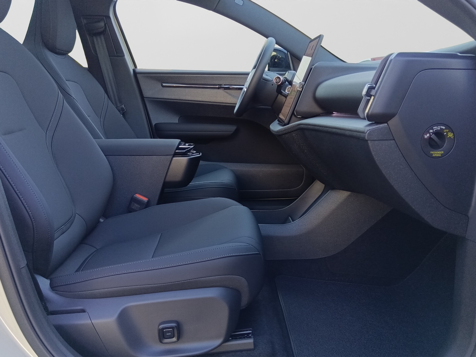 VOLVO EX30 CC P8 Ultra AWD-image-6