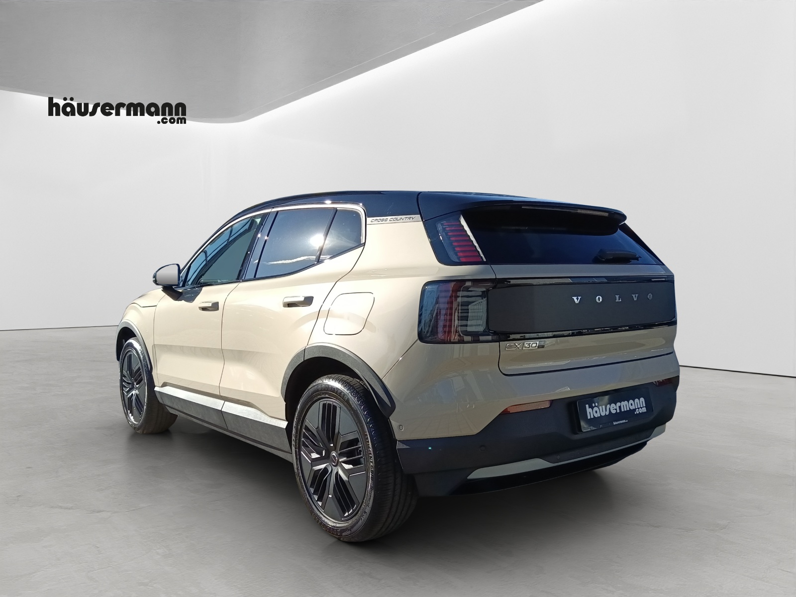 VOLVO EX30 CC P8 Ultra AWD-image-3