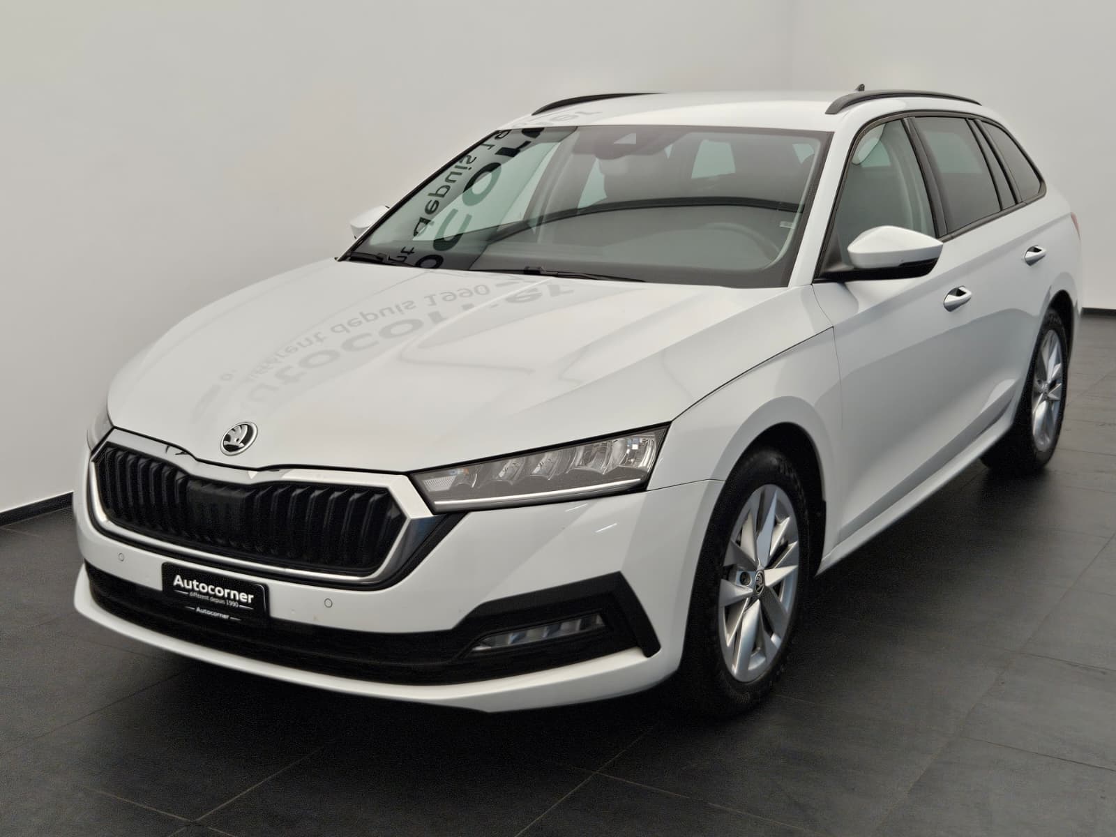 SKODA Octavia Combi 2.0 TSI Ambition DSG 4x4-image-2