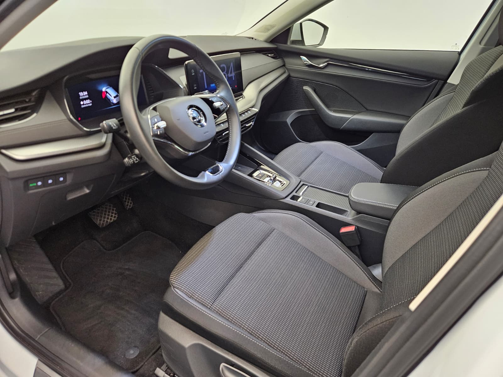 SKODA Octavia Combi 2.0 TSI Ambition DSG 4x4-image-9