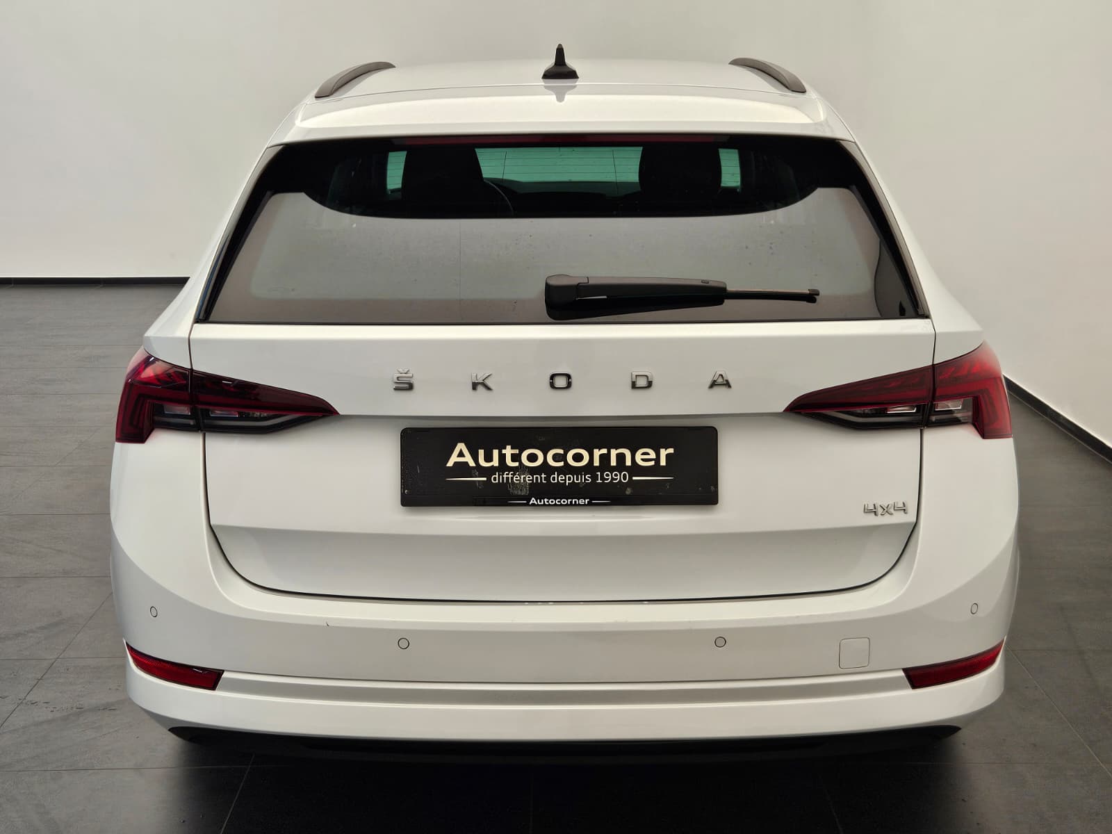 SKODA Octavia Combi 2.0 TSI Ambition DSG 4x4-image-6