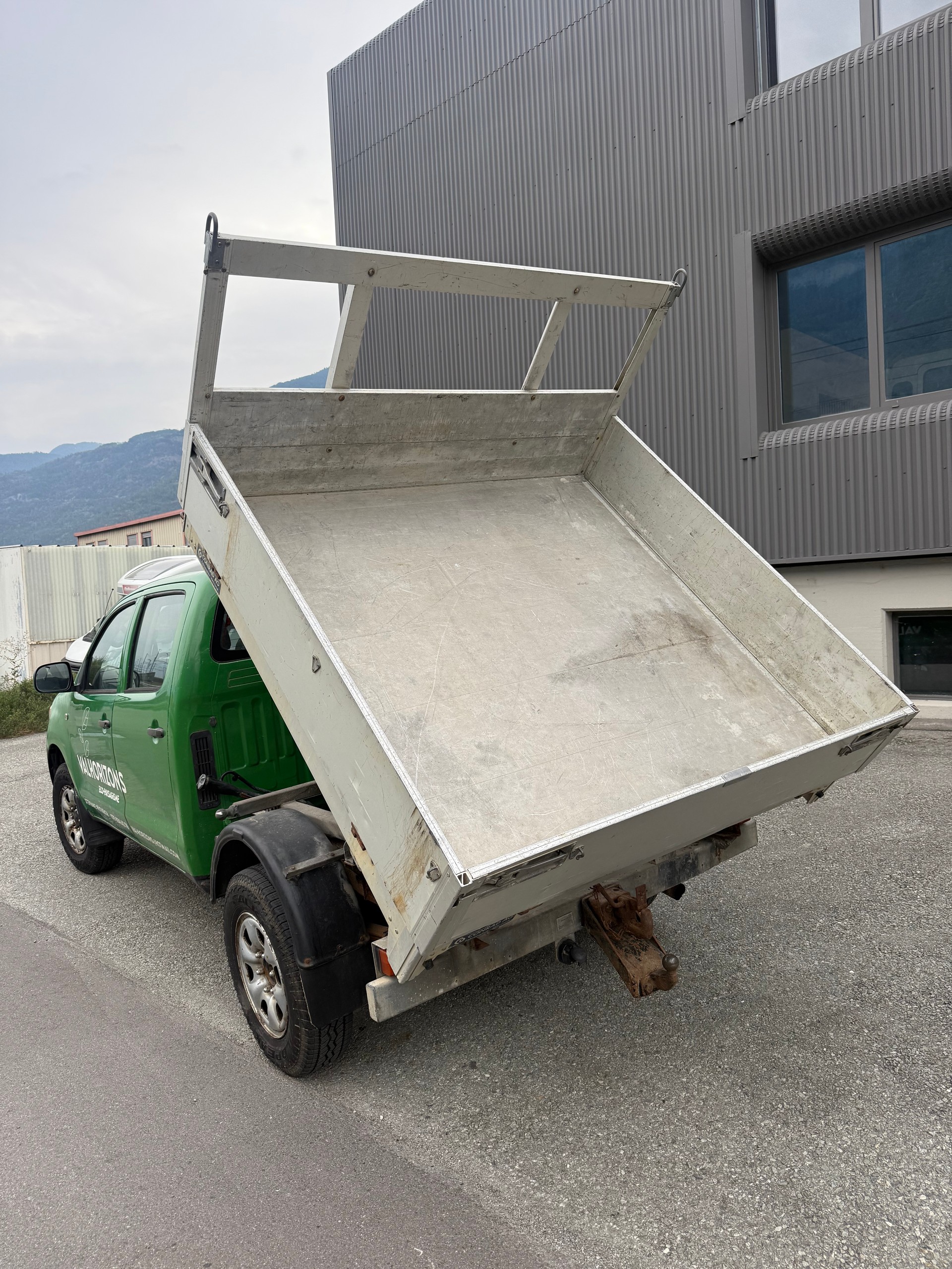 TOYOTA Hilux 4x4 DoubleCab LineaTerra-image-3