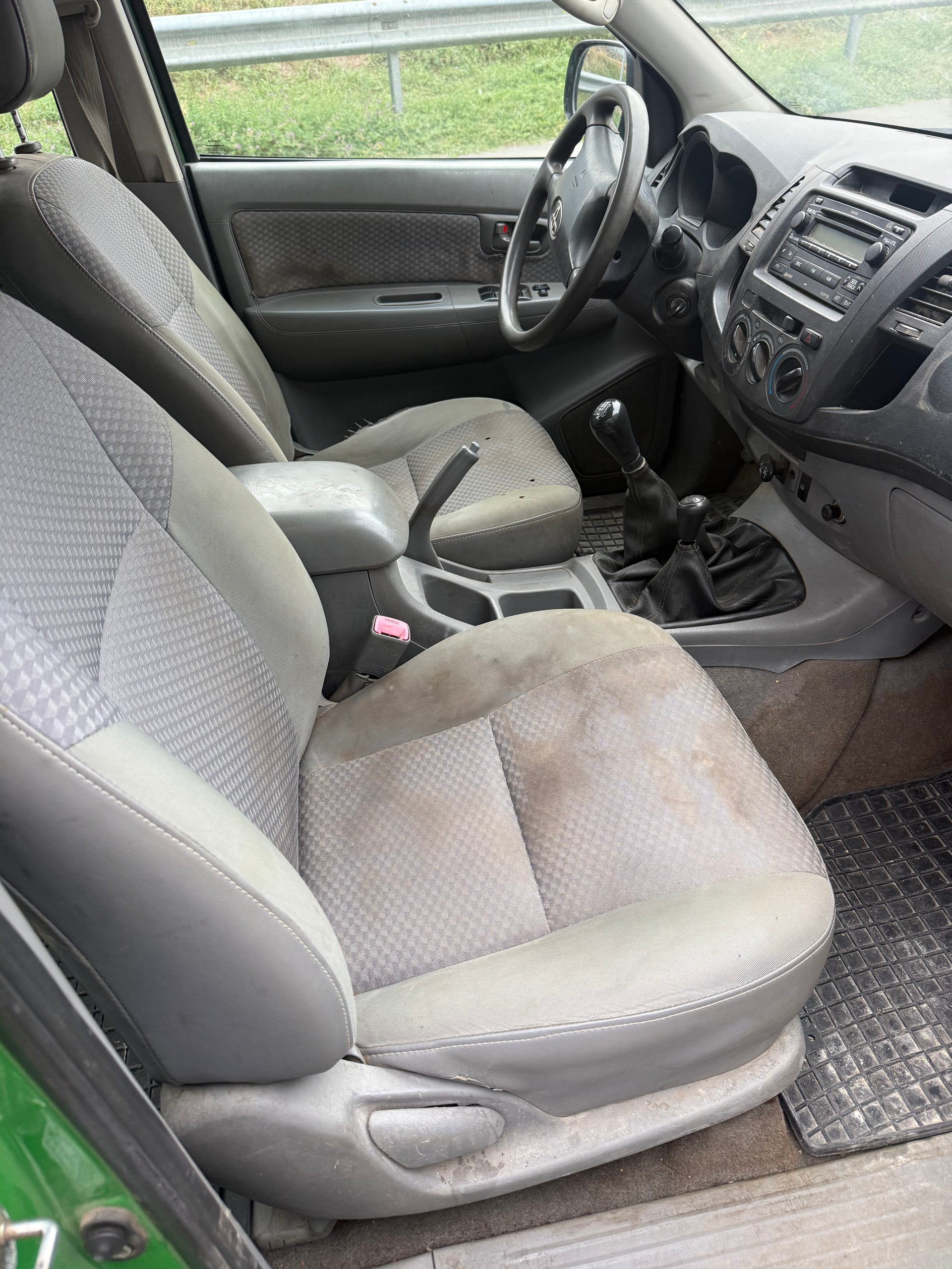 TOYOTA Hilux 4x4 DoubleCab LineaTerra-image-4