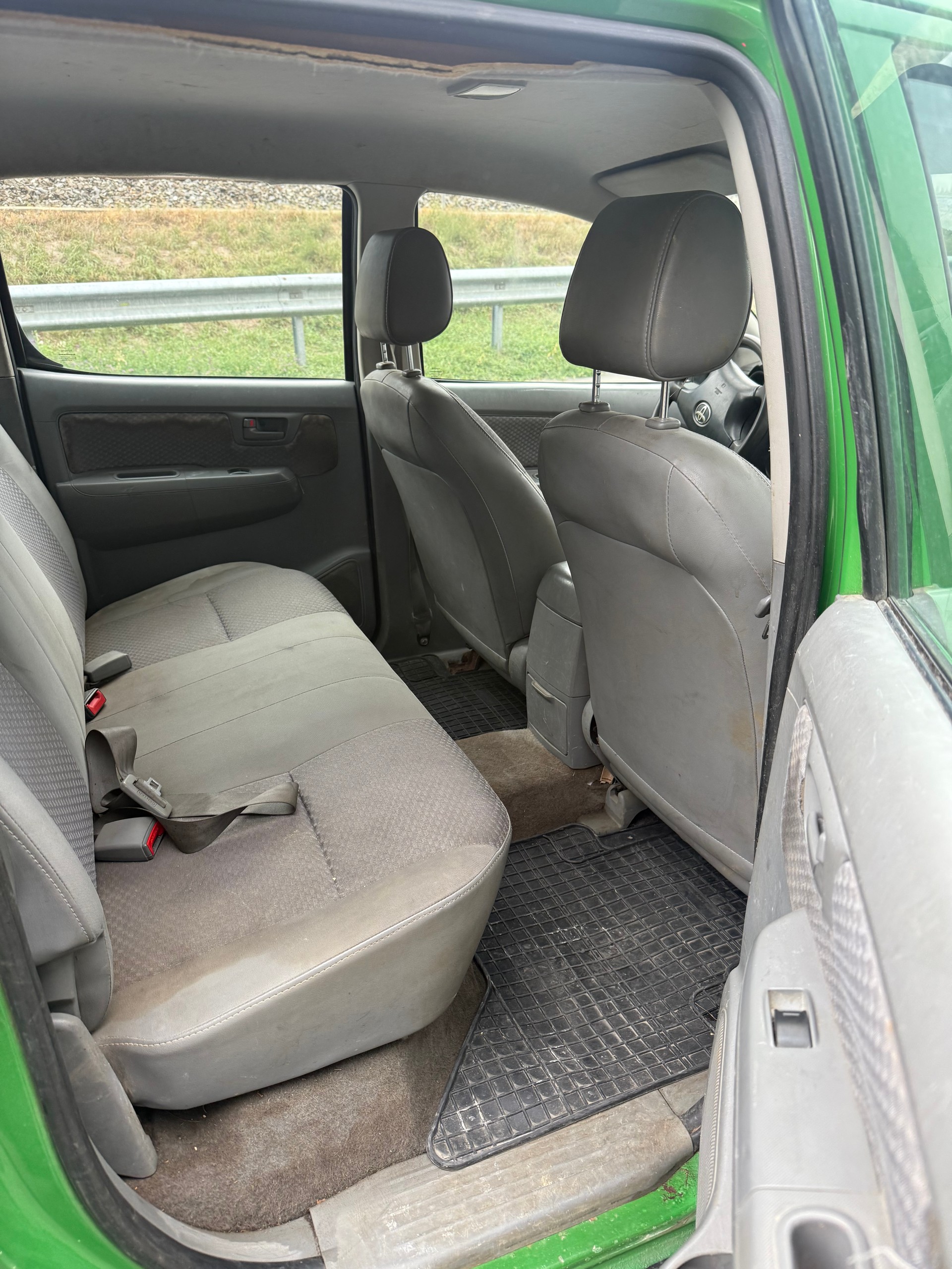 TOYOTA Hilux 4x4 DoubleCab LineaTerra-image-5