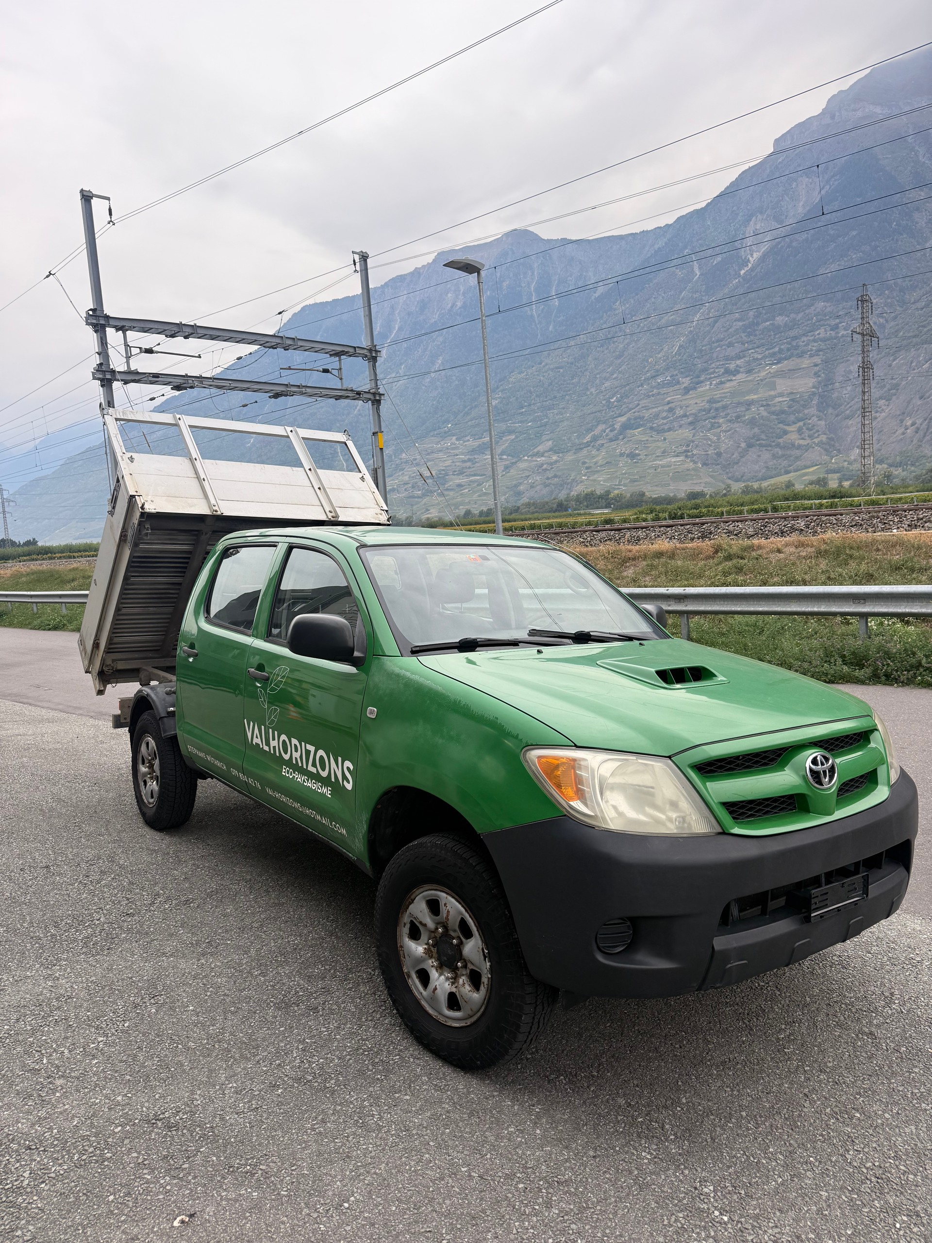 TOYOTA Hilux 4x4 DoubleCab LineaTerra-image-1