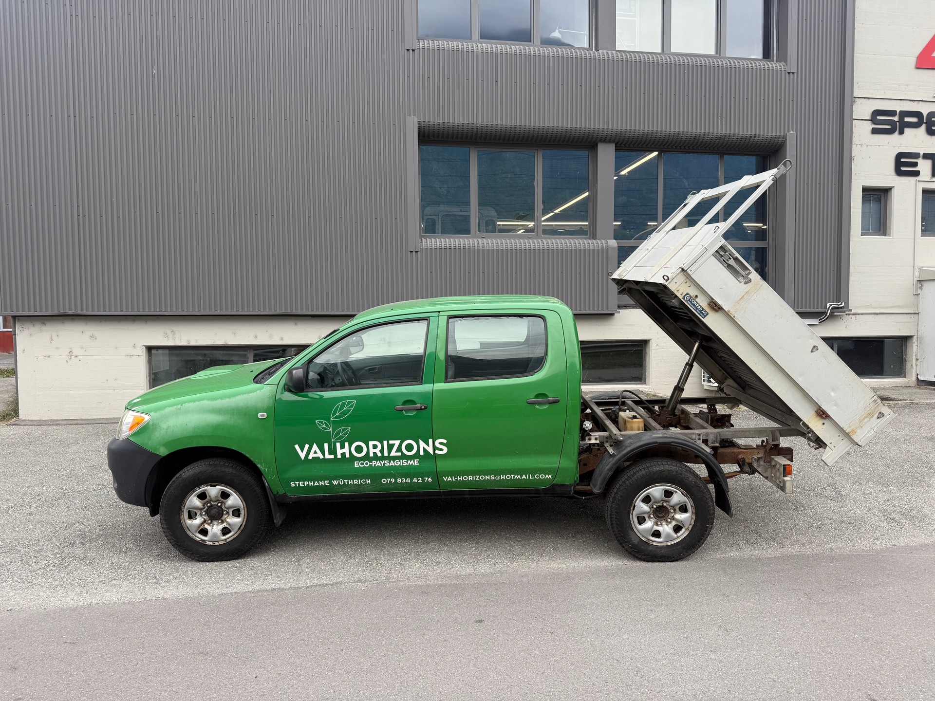 TOYOTA Hilux 4x4 DoubleCab LineaTerra-image-2