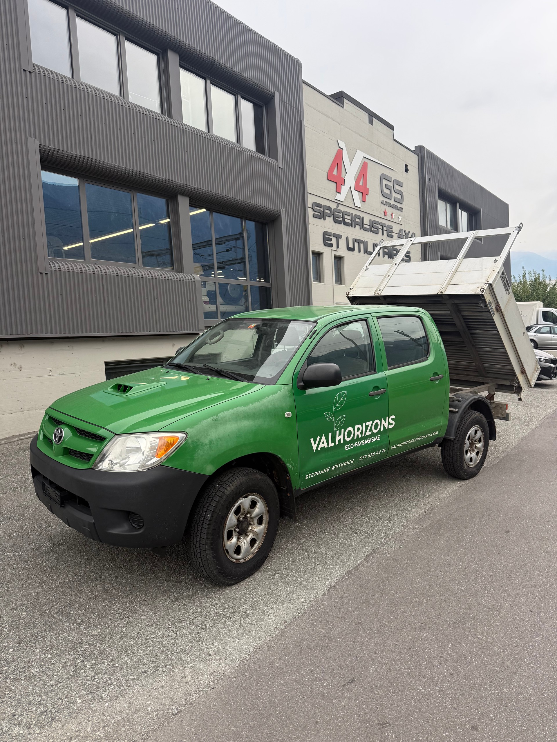 TOYOTA Hilux 4x4 DoubleCab LineaTerra-image-0