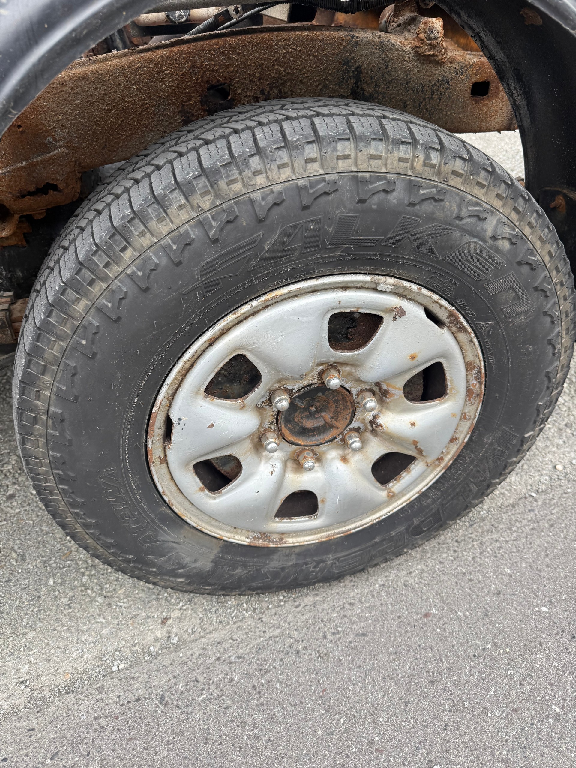 TOYOTA Hilux 4x4 DoubleCab LineaTerra-image-12