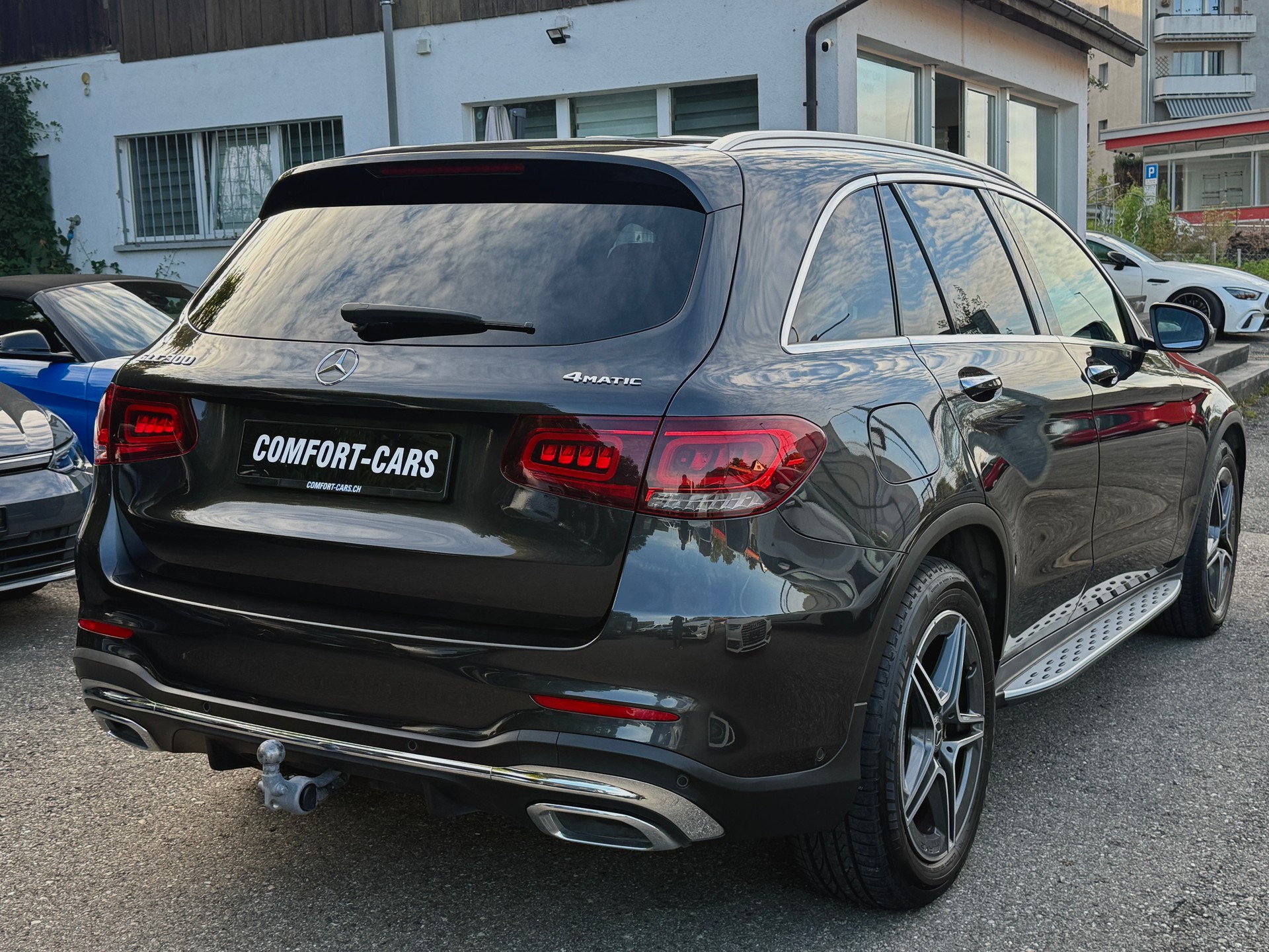 MERCEDES-BENZ GLC 300 AMG Line 4Matic 9G-Tronic PANORAMADACH*ANHÄNGERKUPPLUNG-image-4