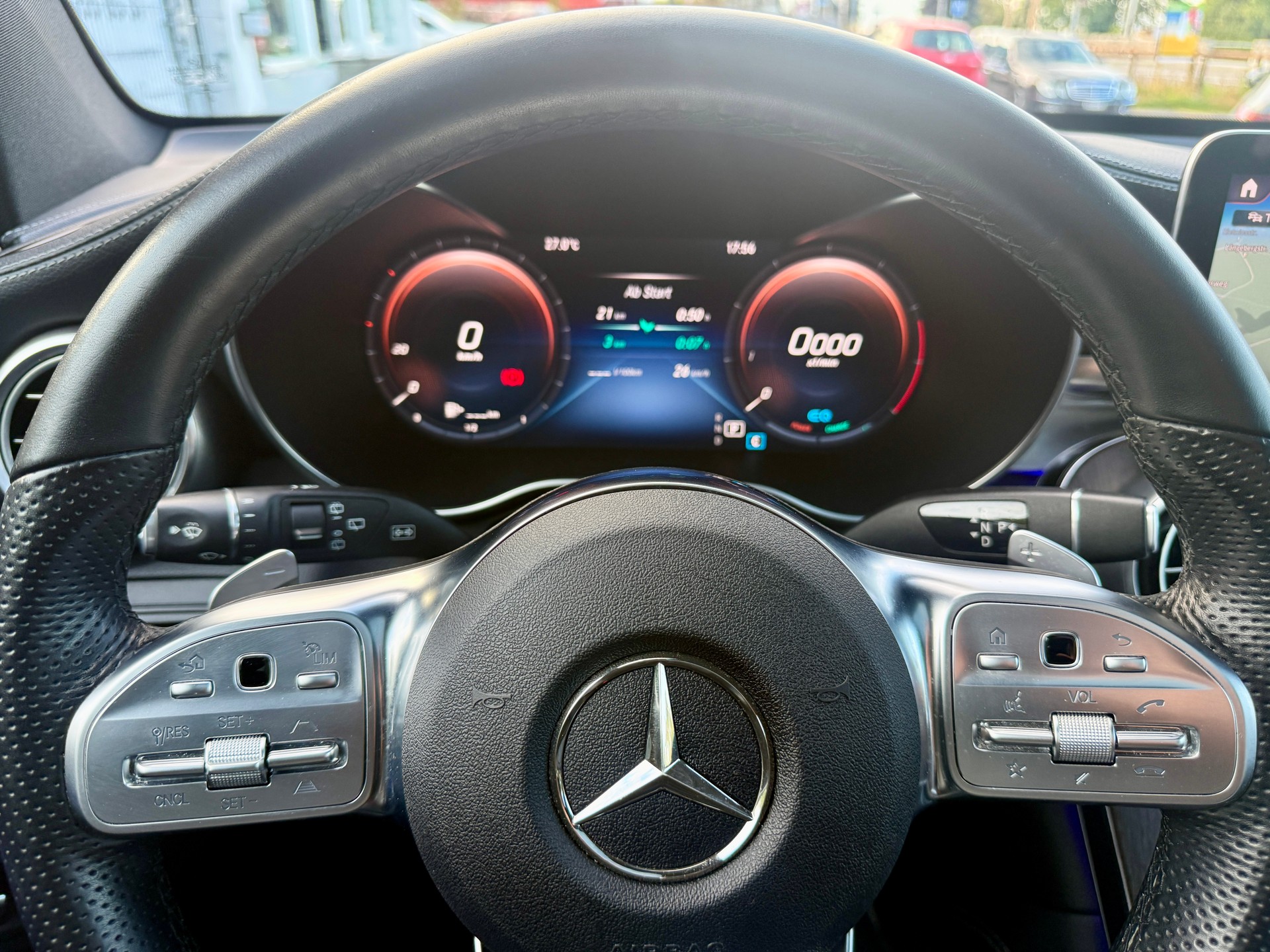 MERCEDES-BENZ GLC 300 AMG Line 4Matic 9G-Tronic PANORAMADACH*ANHÄNGERKUPPLUNG-image-13
