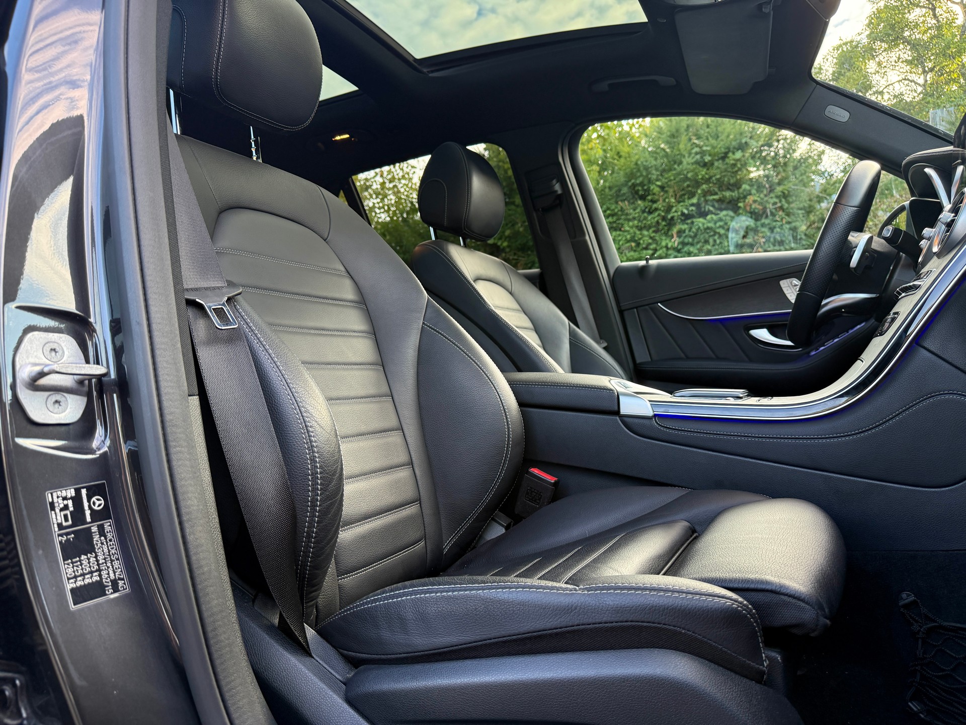 MERCEDES-BENZ GLC 300 AMG Line 4Matic 9G-Tronic PANORAMADACH*ANHÄNGERKUPPLUNG-image-11