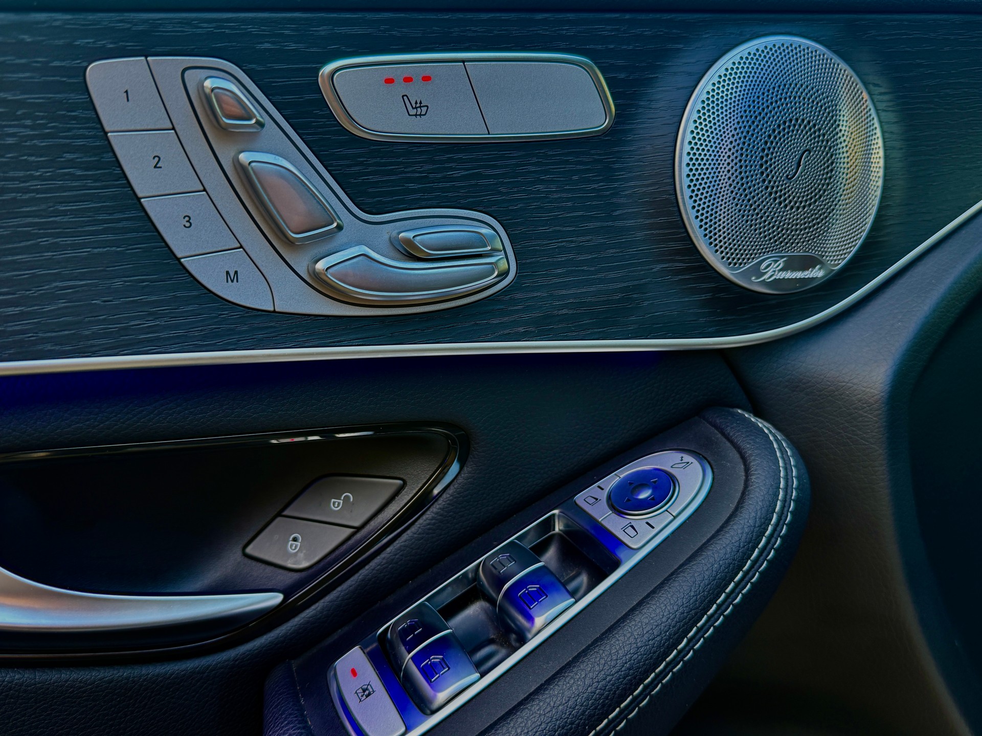 MERCEDES-BENZ GLC 300 AMG Line 4Matic 9G-Tronic PANORAMADACH*ANHÄNGERKUPPLUNG-image-26