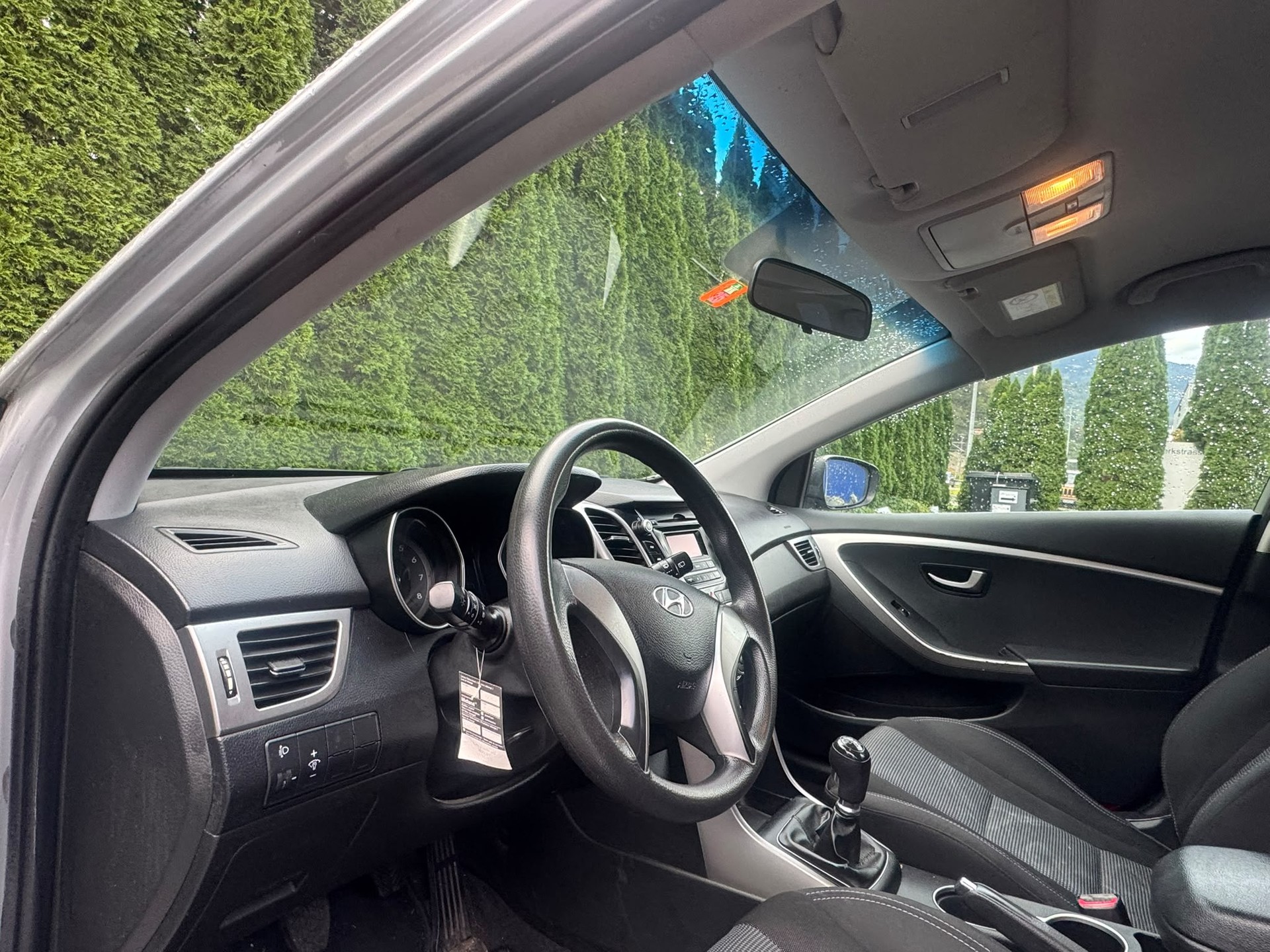 HYUNDAI i30 1.4 Comfort-image-9