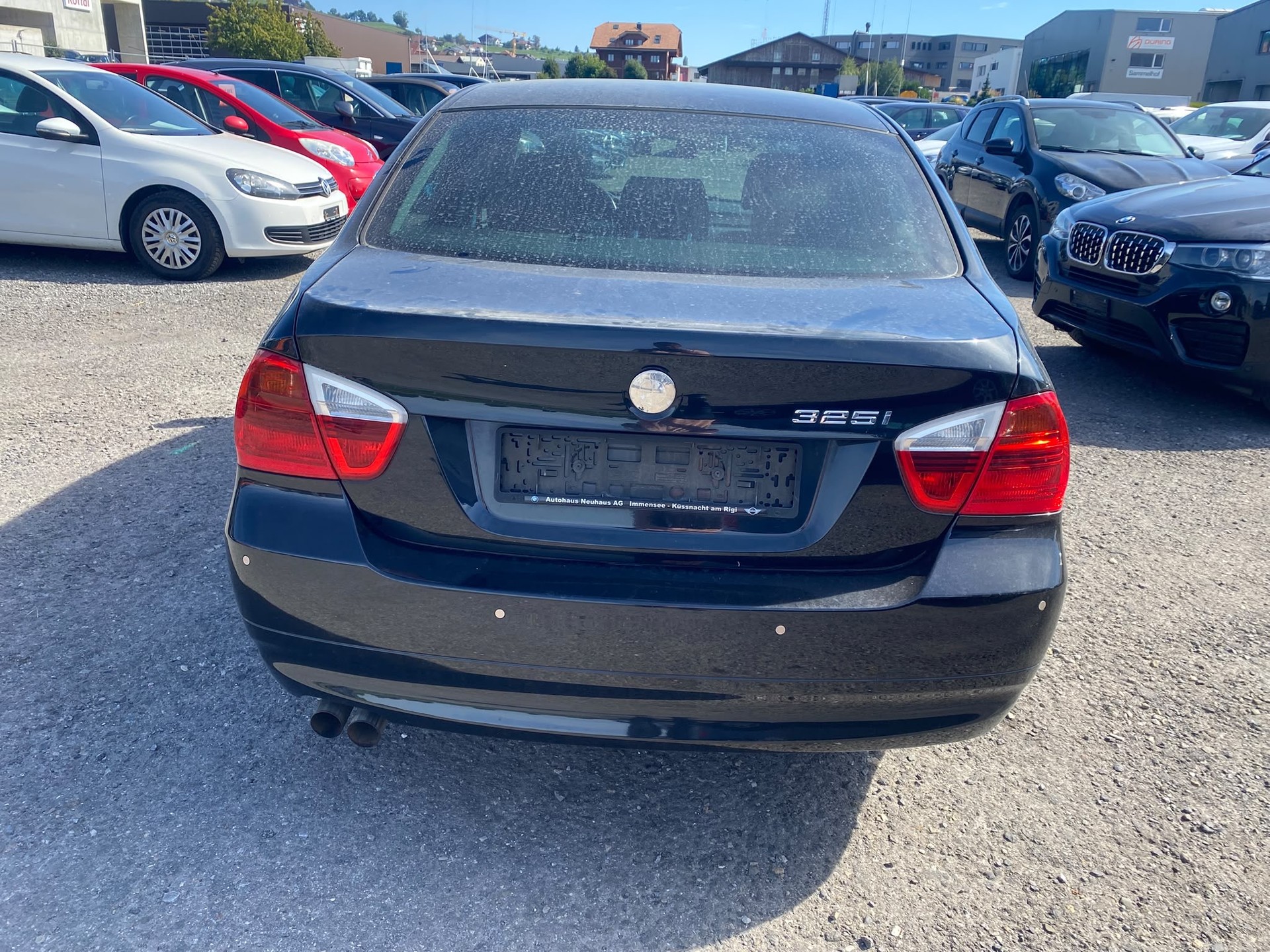 BMW 325i-image-5