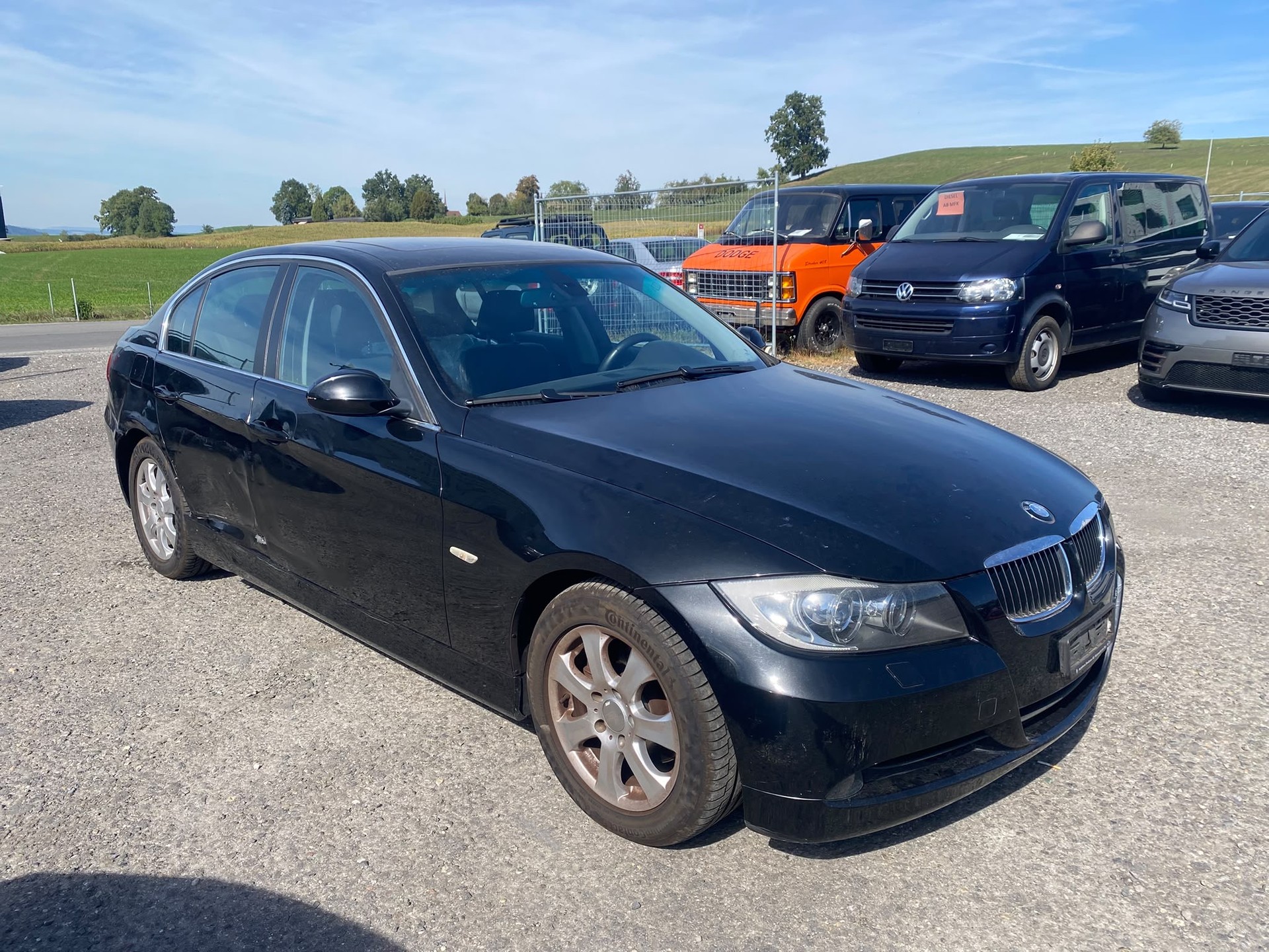 BMW 325i-image-1