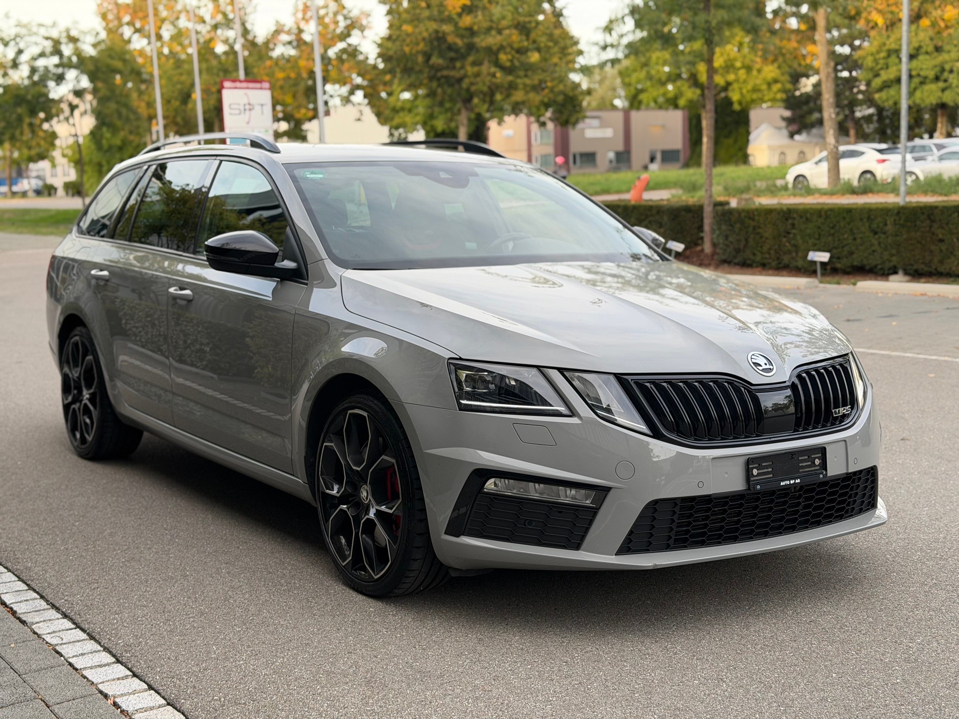 SKODA Octavia Combi 2.0 TSI RS DSG-image-4