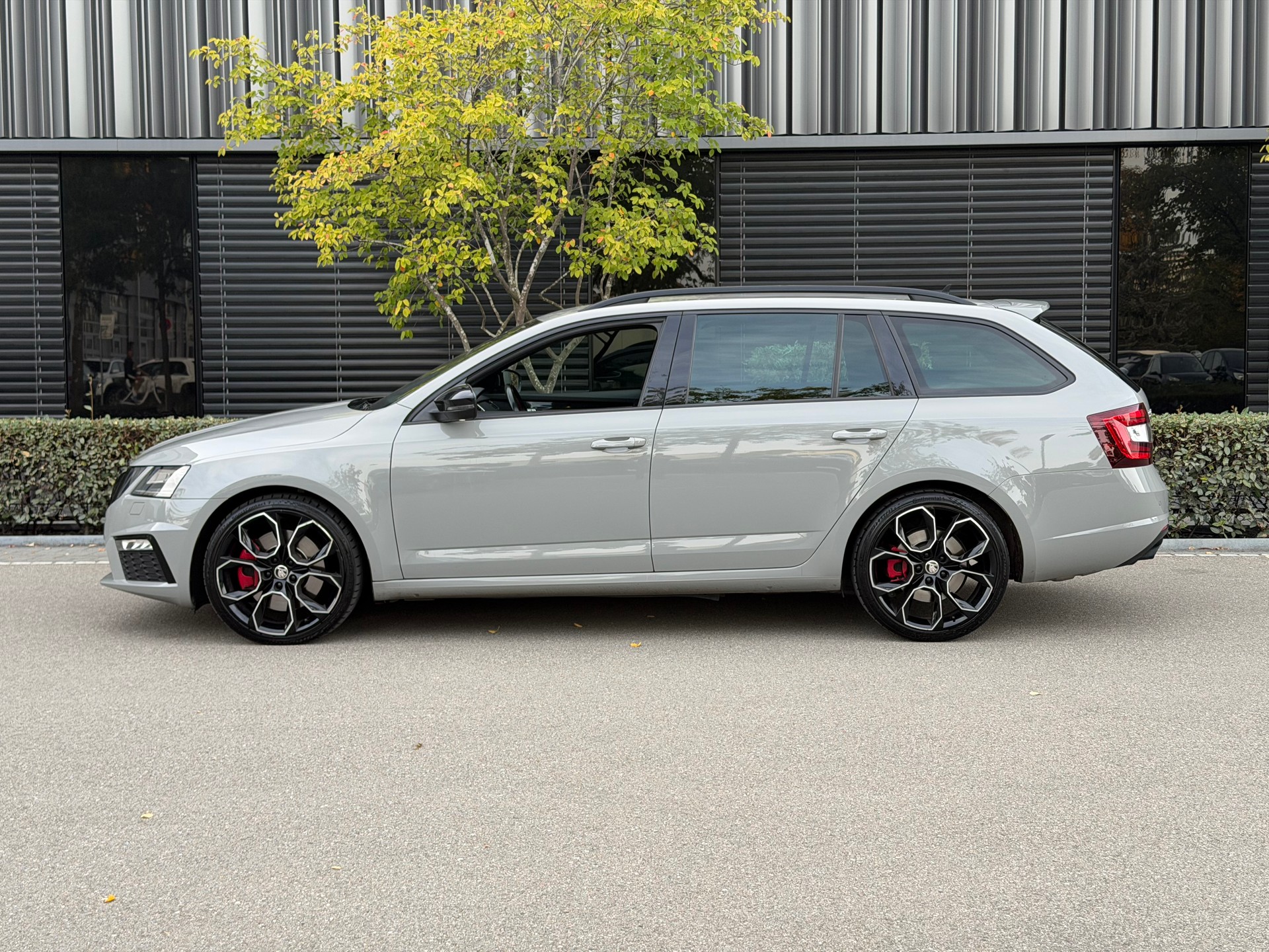 SKODA Octavia Combi 2.0 TSI RS DSG-image-1