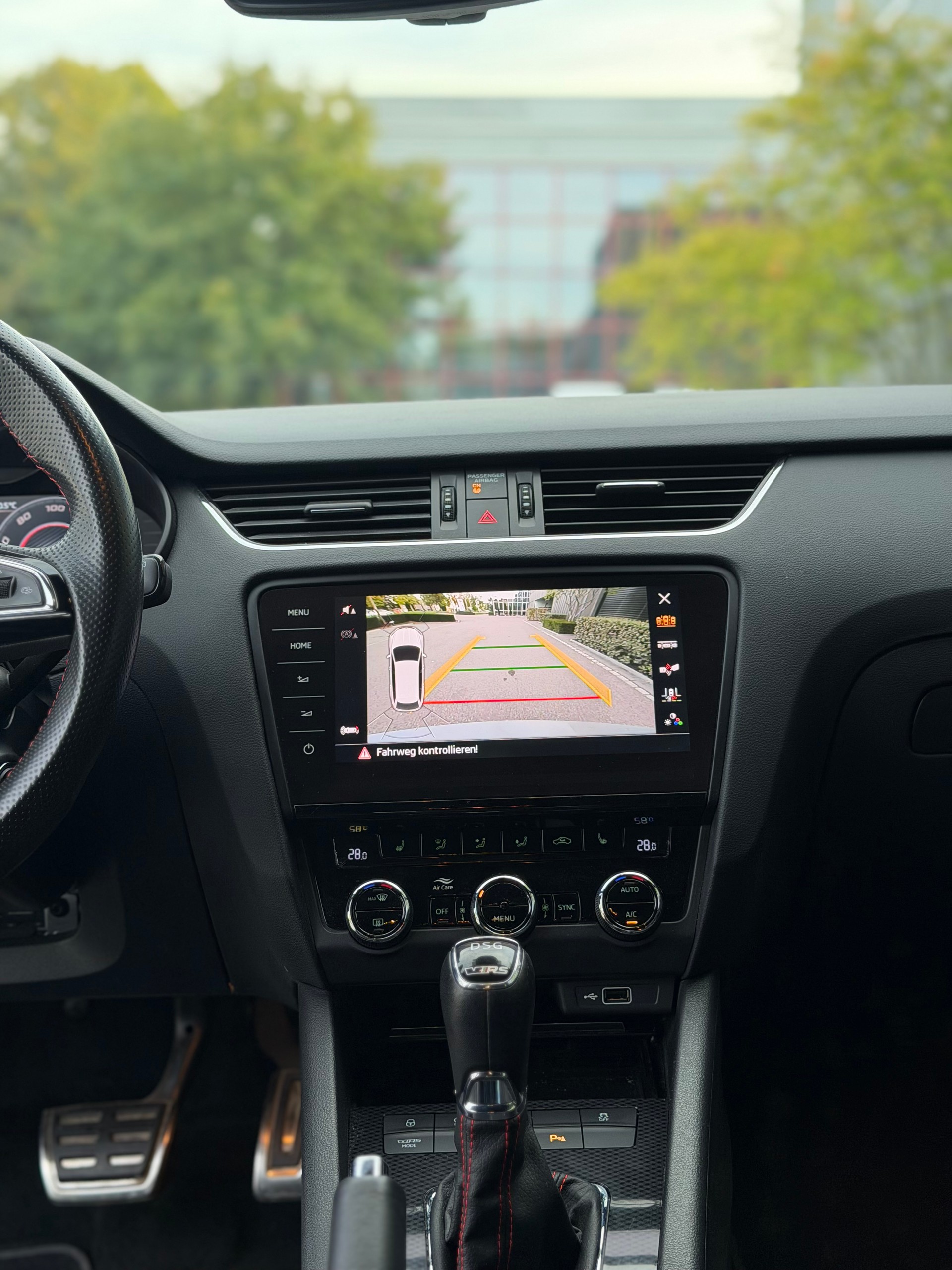 SKODA Octavia Combi 2.0 TSI RS DSG-image-7