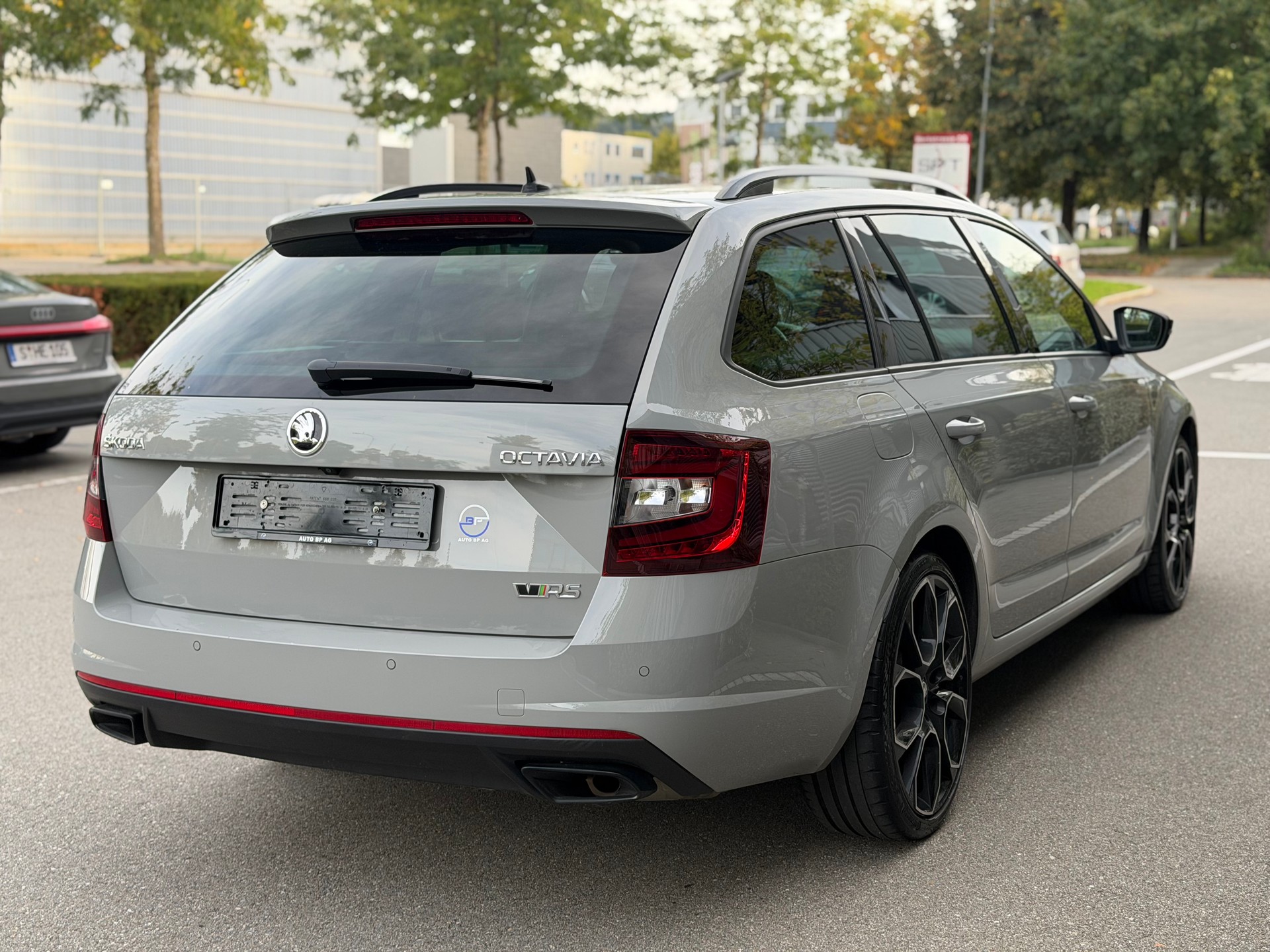 SKODA Octavia Combi 2.0 TSI RS DSG-image-3