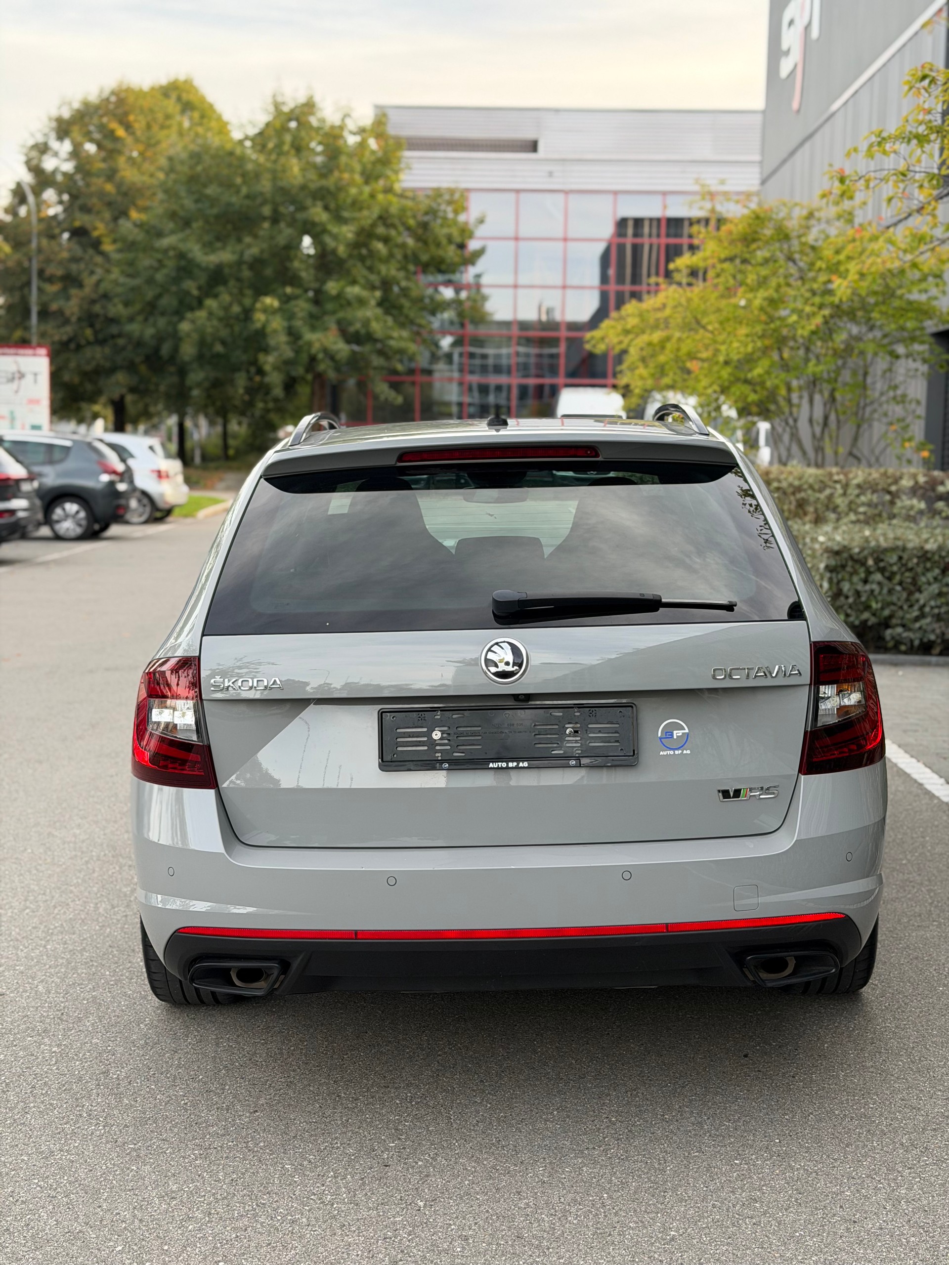 SKODA Octavia Combi 2.0 TSI RS DSG-image-5