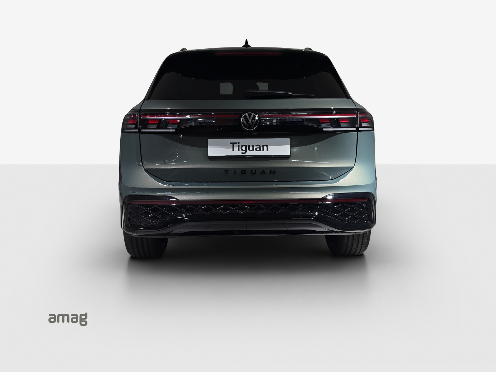 VW Tiguan 2.0 TSI DSG R-Line 4Motion-image-3