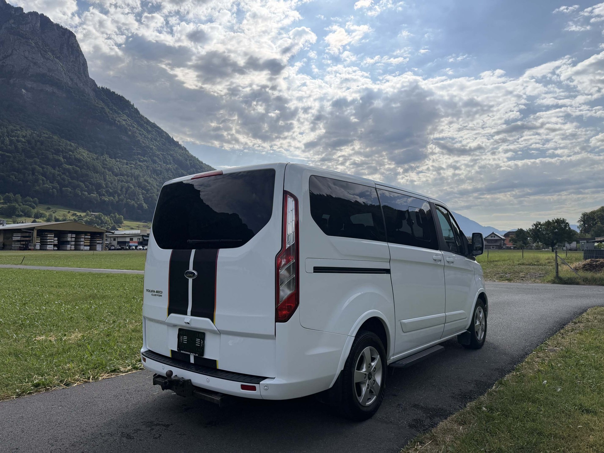 FORD Tourneo Custom 320 L1 2.0 TDCi 185 Titanium-image-10