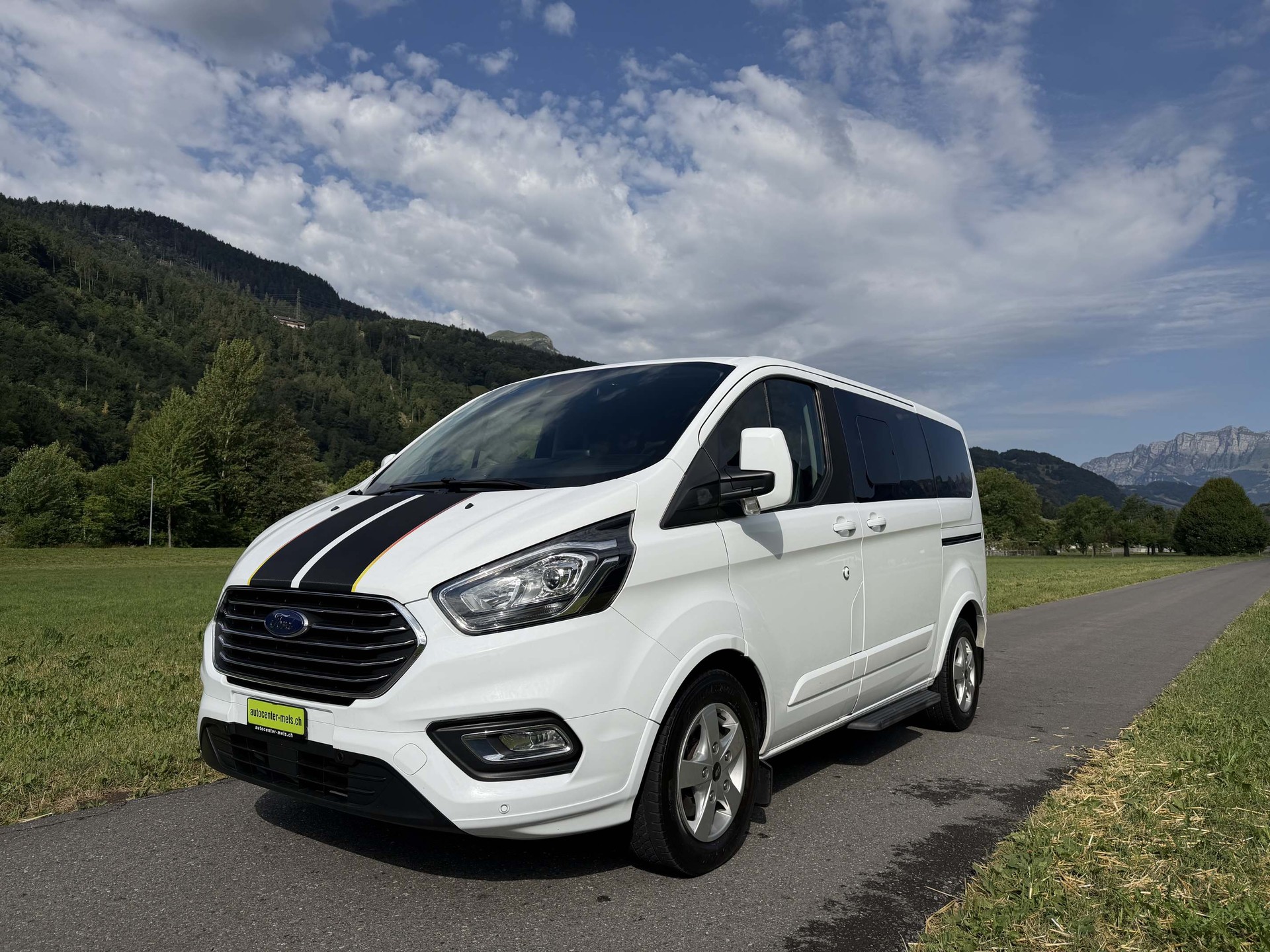 FORD Tourneo Custom 320 L1 2.0 TDCi 185 Titanium-image-3